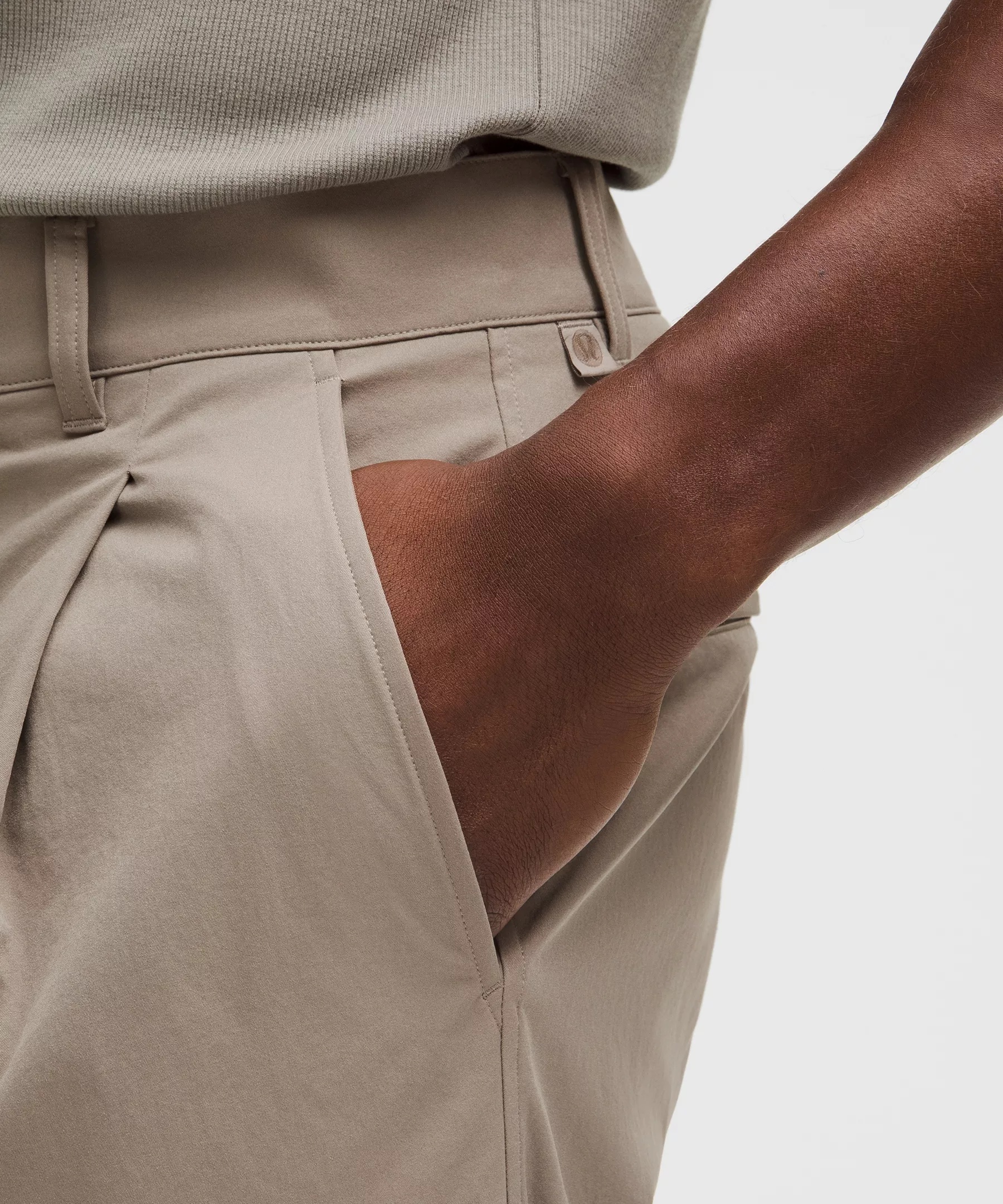 Woven Classic-Fit Pleated Trouser *Regular - 5