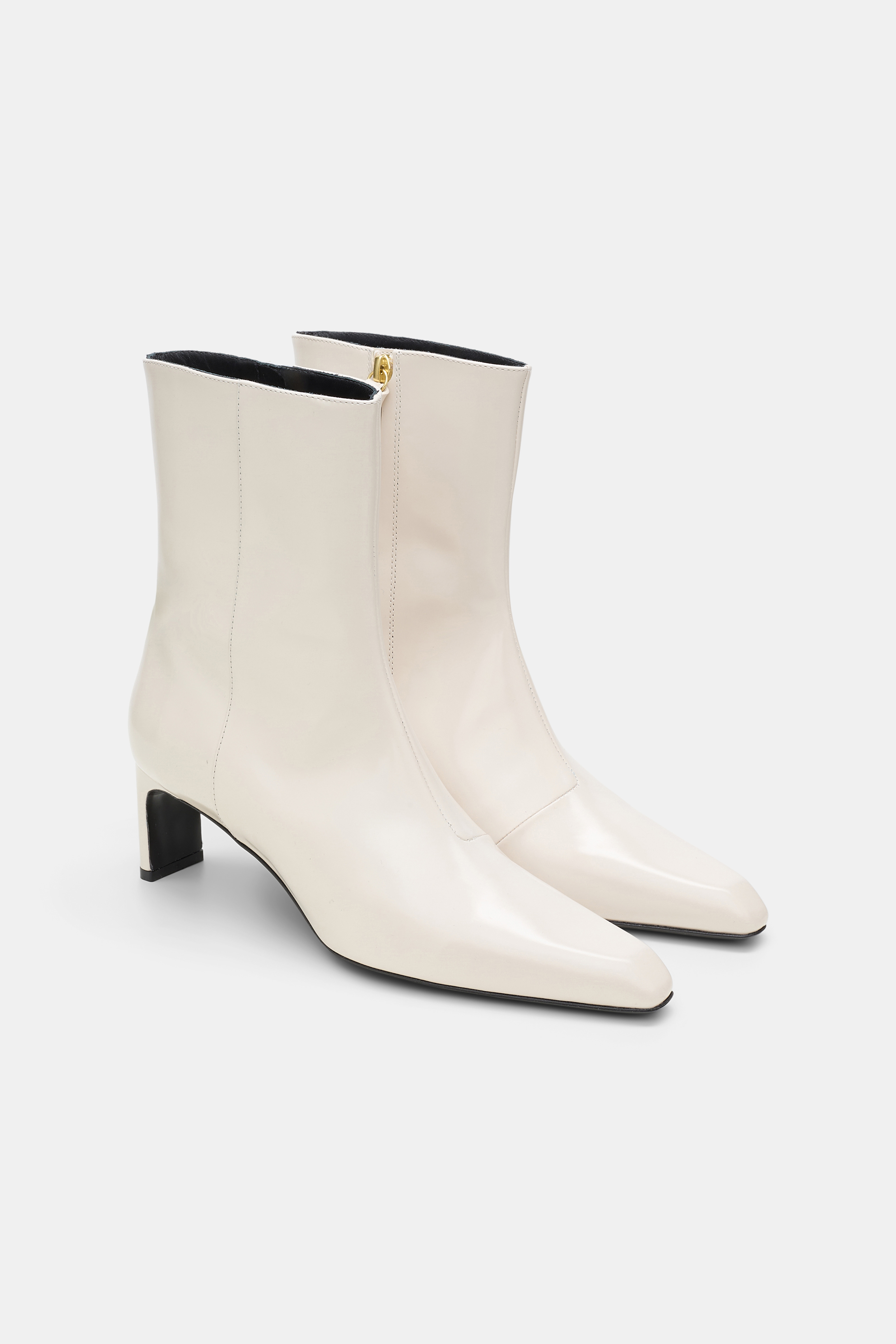SUBTLE SHINE Ankle Boot - 7