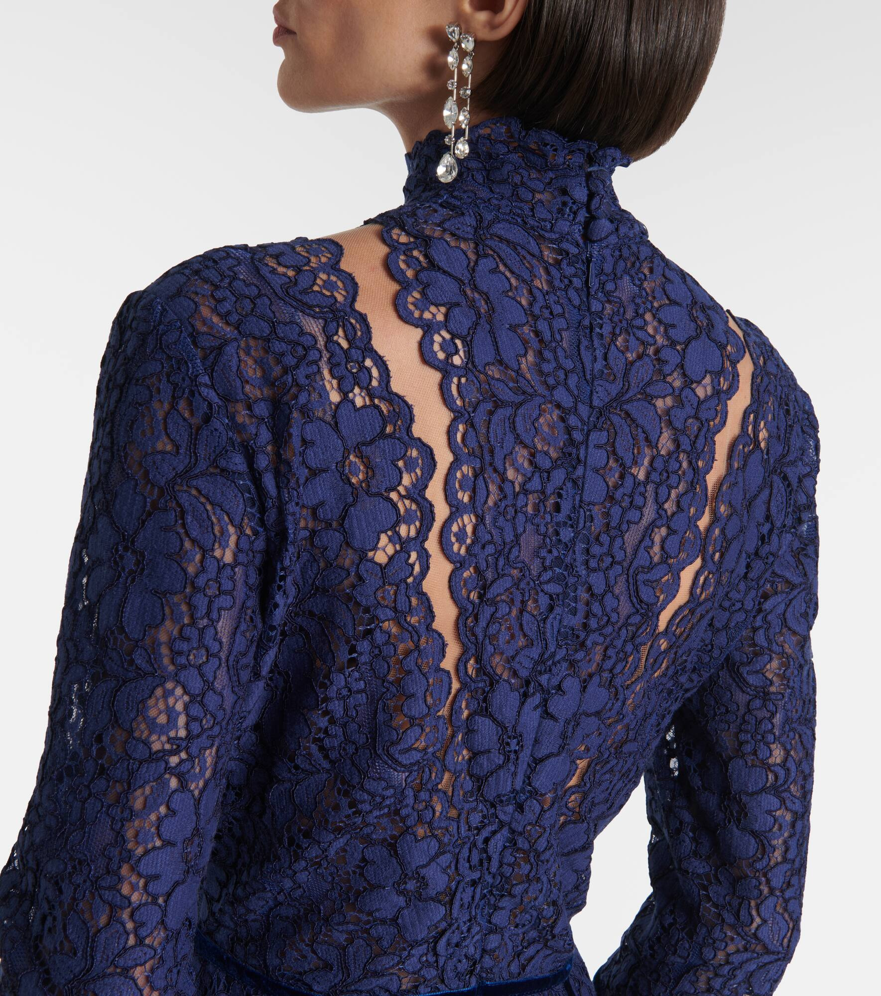 Lace gown - 6
