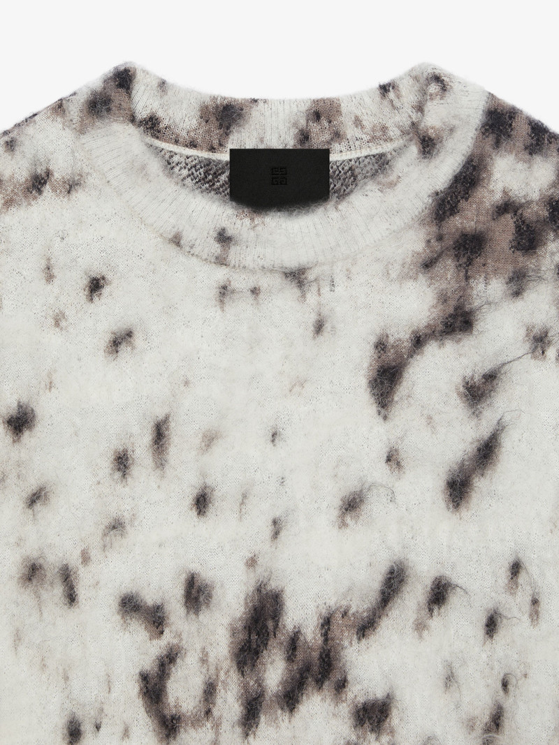 CROPPED SWEATER IN MOHAIR WITH SNOW LEOPARD PRINT 5