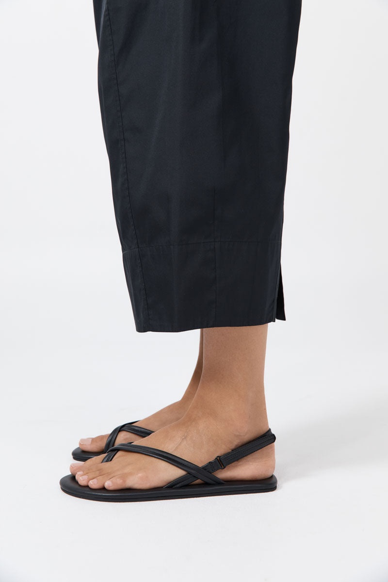 Cross Detail Sandal - Black - 5