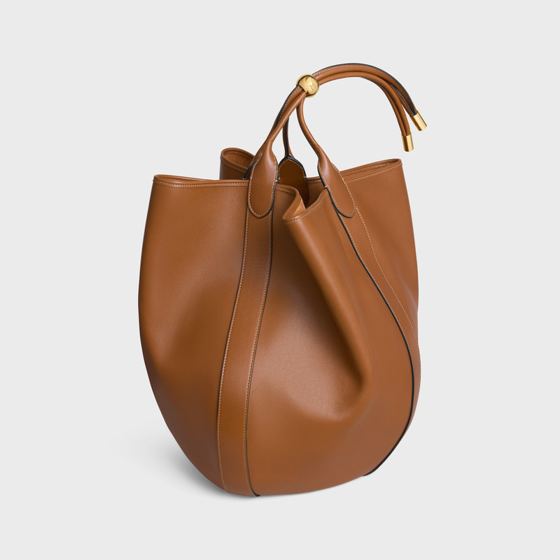 CELINE LARGE DROP BUCKET BAG IN SUPPLE SMOOTH CALFSKIN outlook