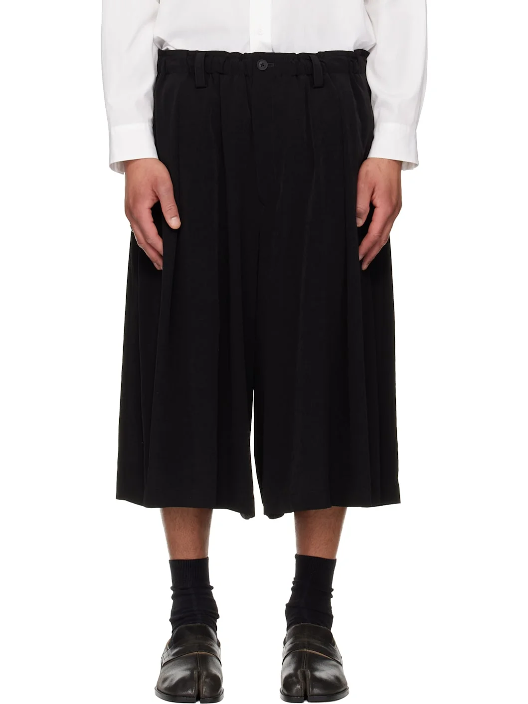 Black 8 Tucks Trousers - 1