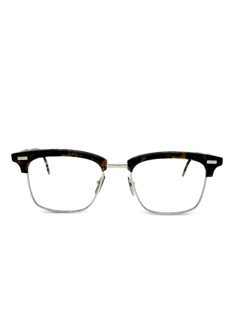 tortoiseshell-effect glasses 1