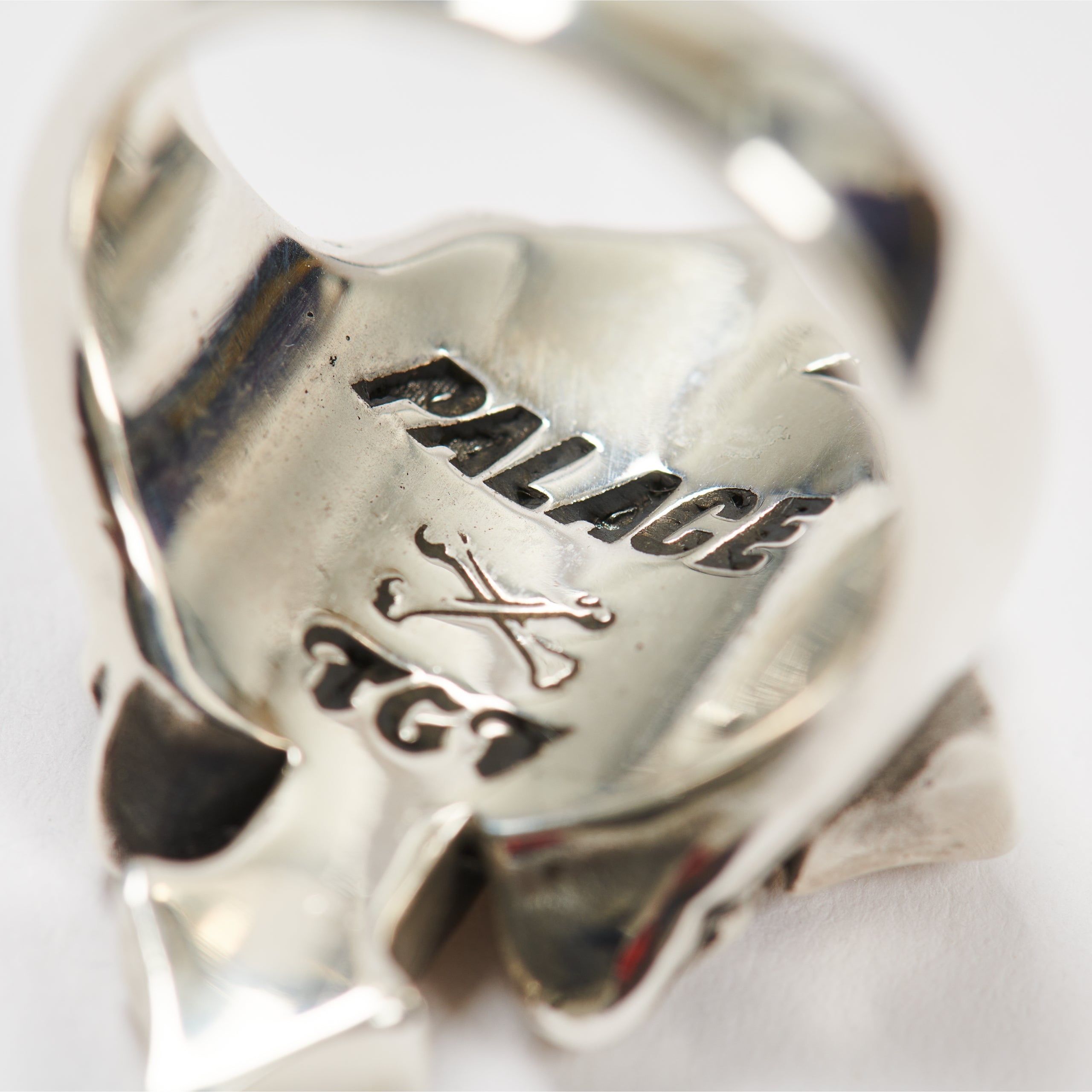 PALACE TGF SKULL CROSS RING SILVER - 2