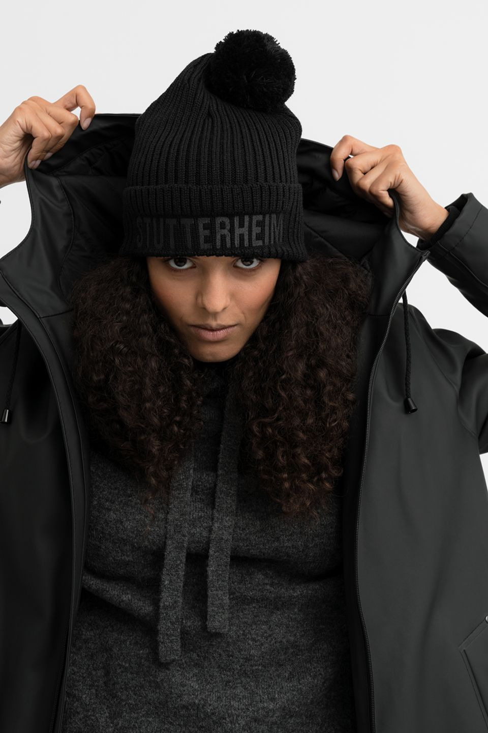 April Beanie Black - 3