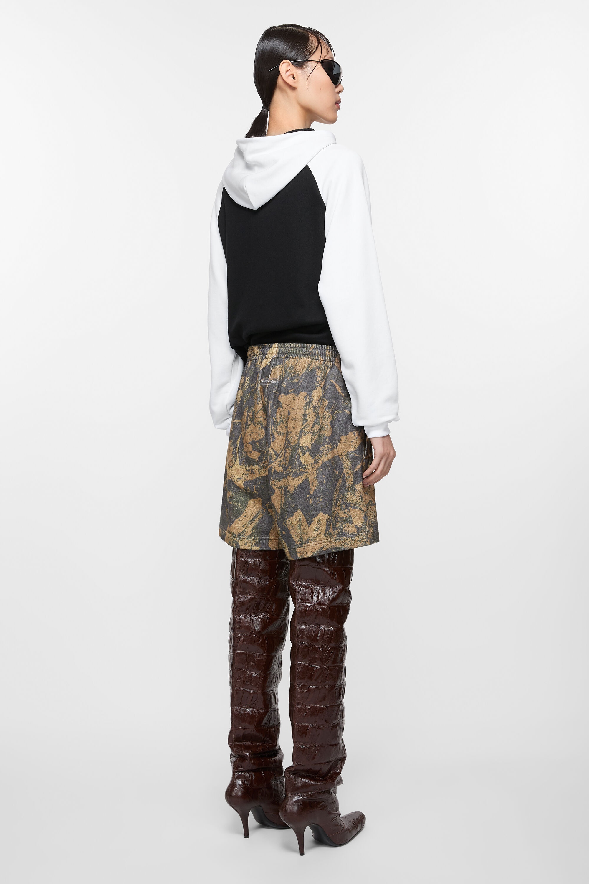 Printed fleece shorts - Mud brown camo - 3