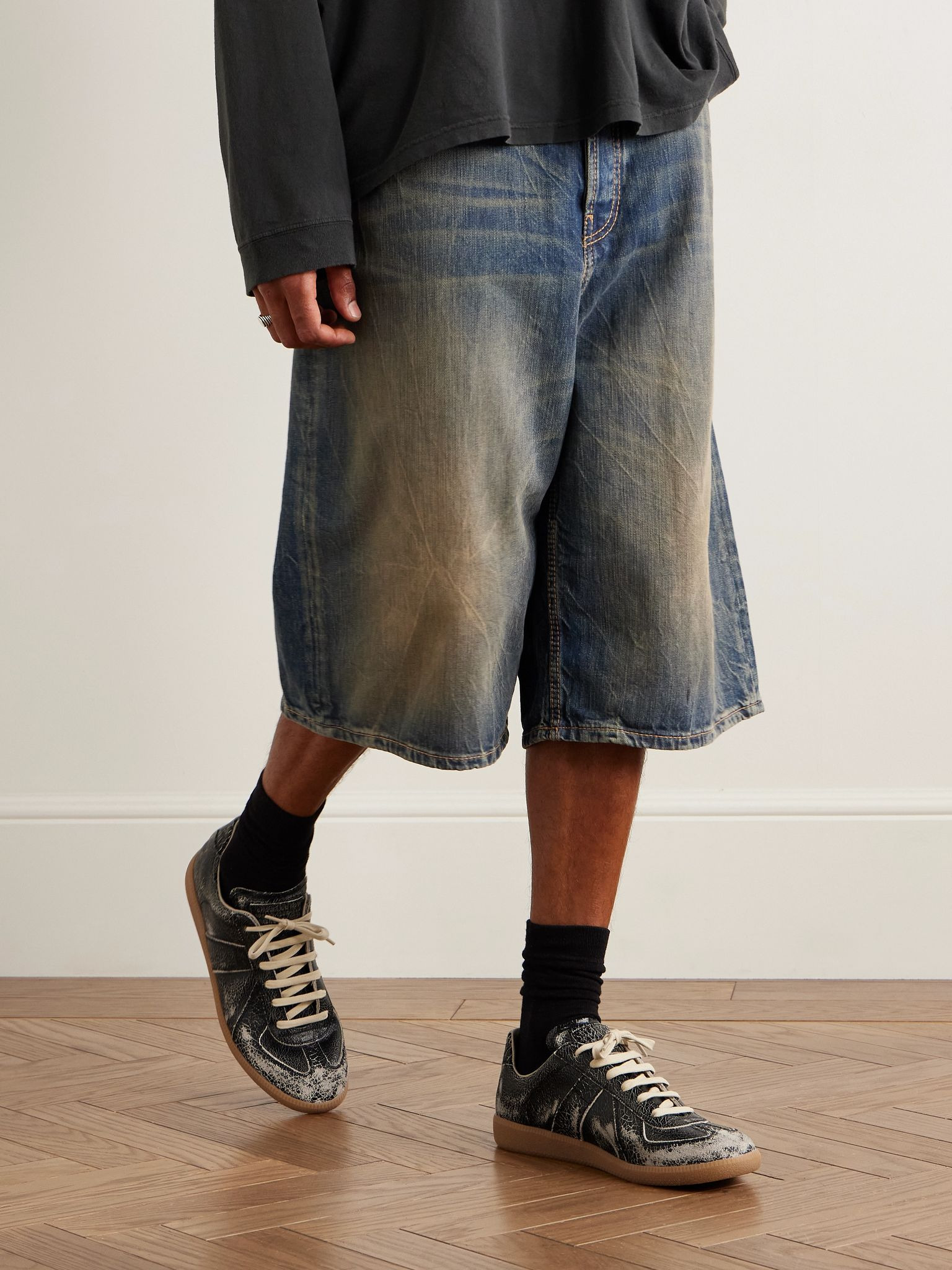 Replica Distressed Cracked-Leather Sneakers Black - 2