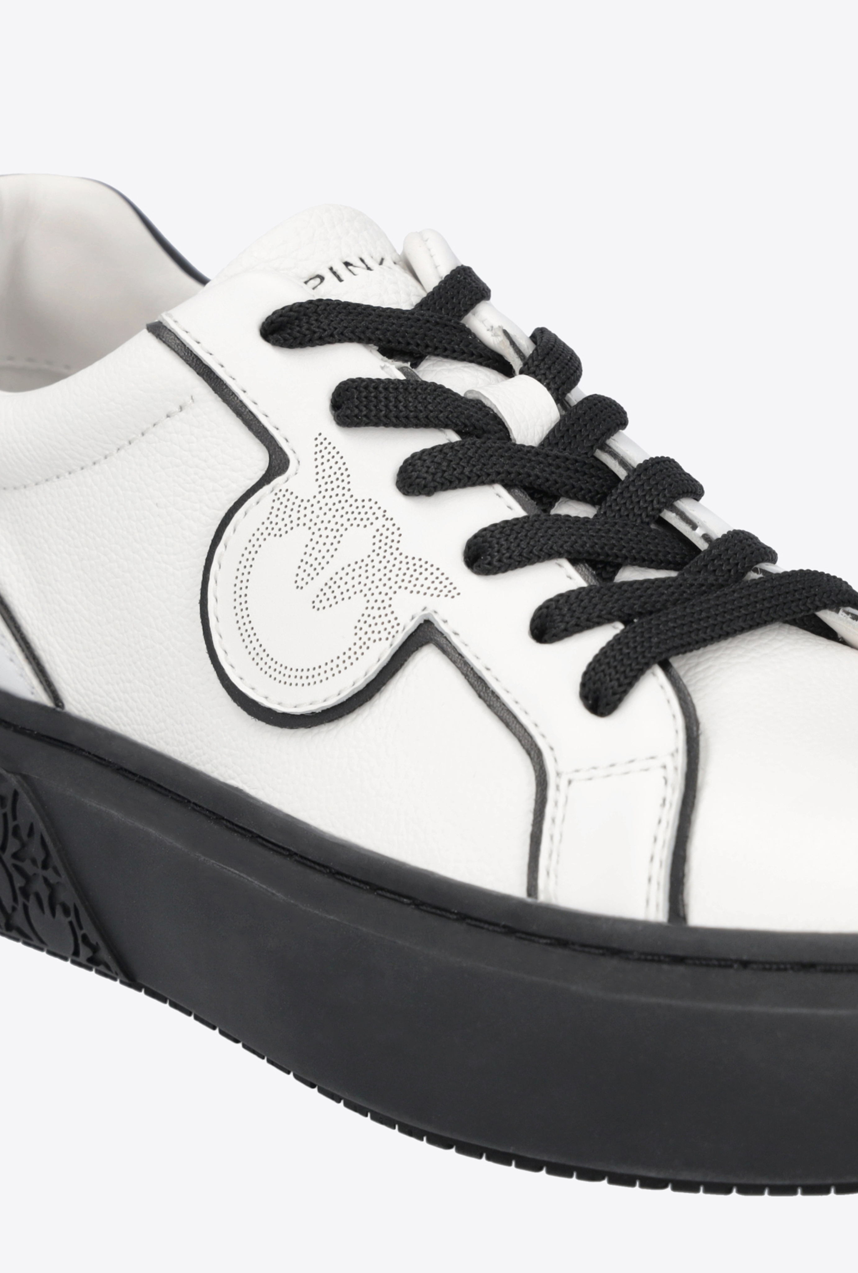 LEATHER SNEAKERS WITH CONTRASTING DETAILS - 4