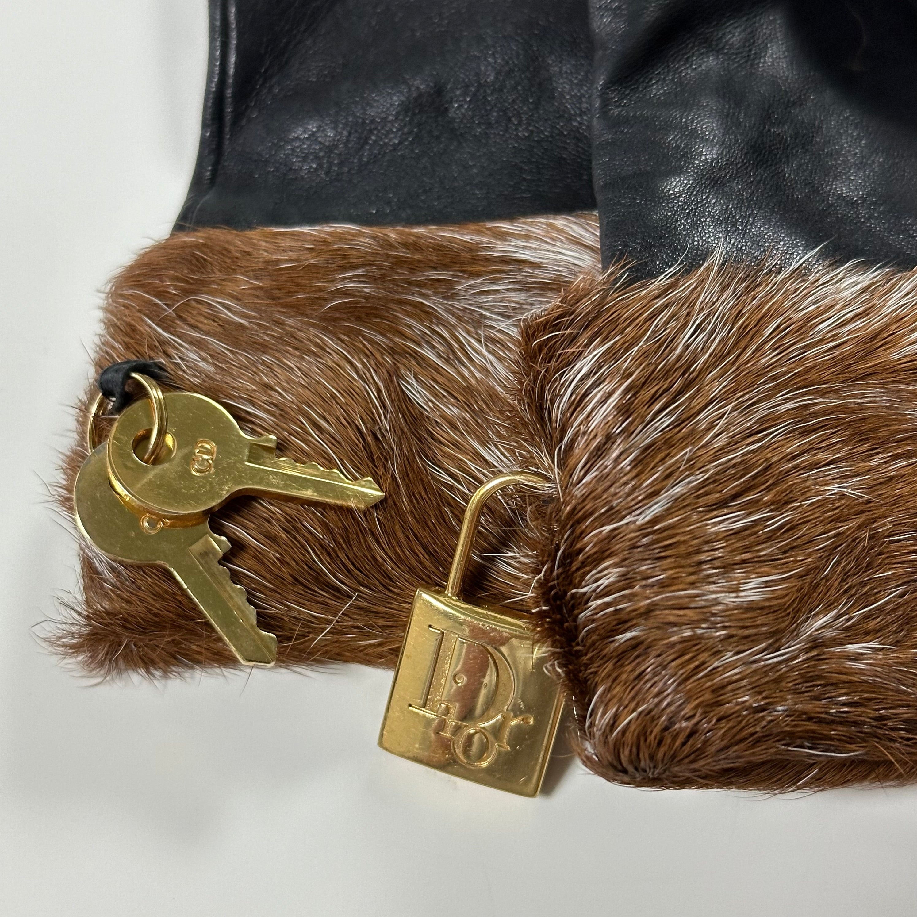 CHRISTIAN DIOR Fur Trim Leather Gloves with Lock and Key Charm - 2