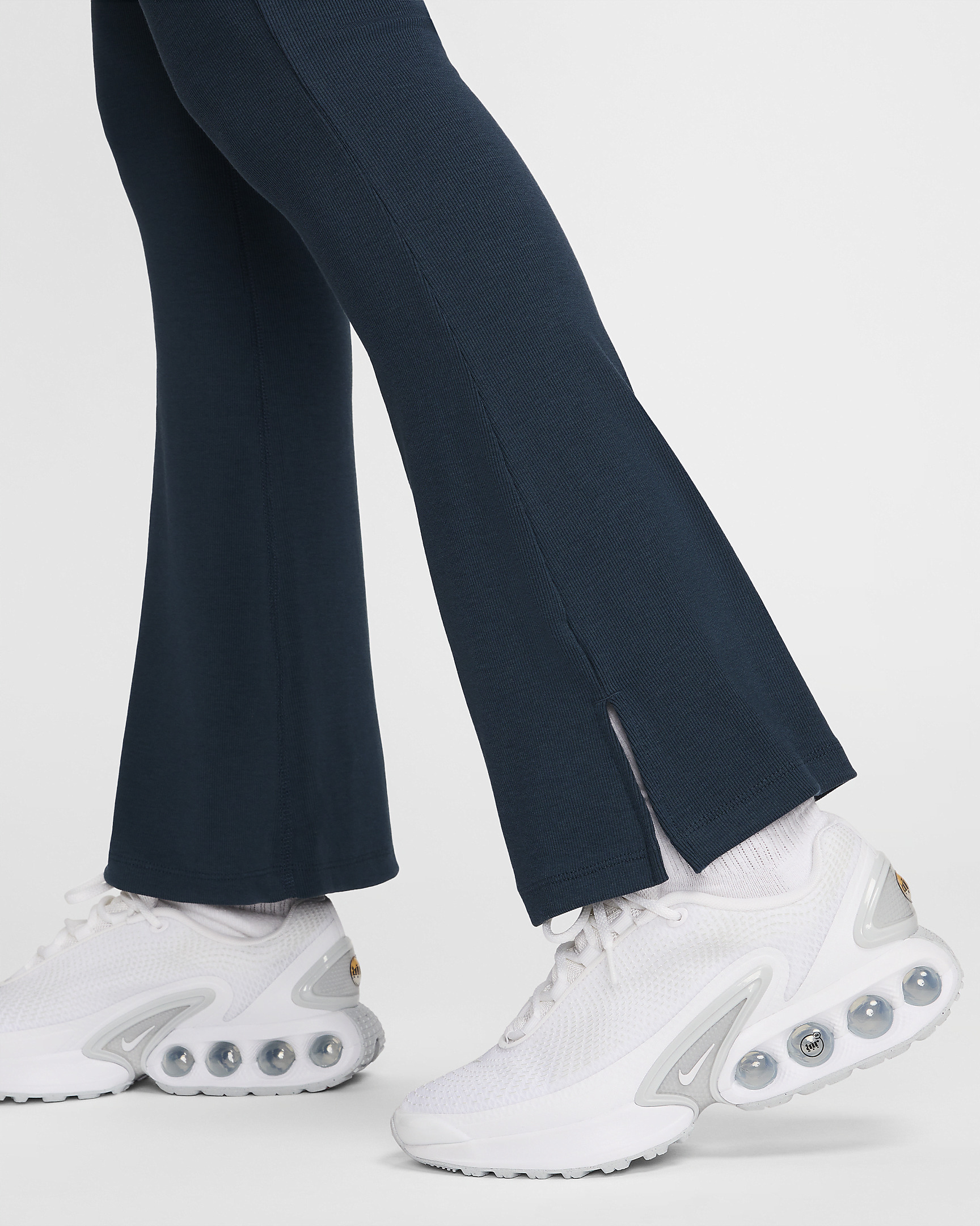 Nike Sportswear Chill Knit Women's Tight Mini-Rib Flared Leggings - 4