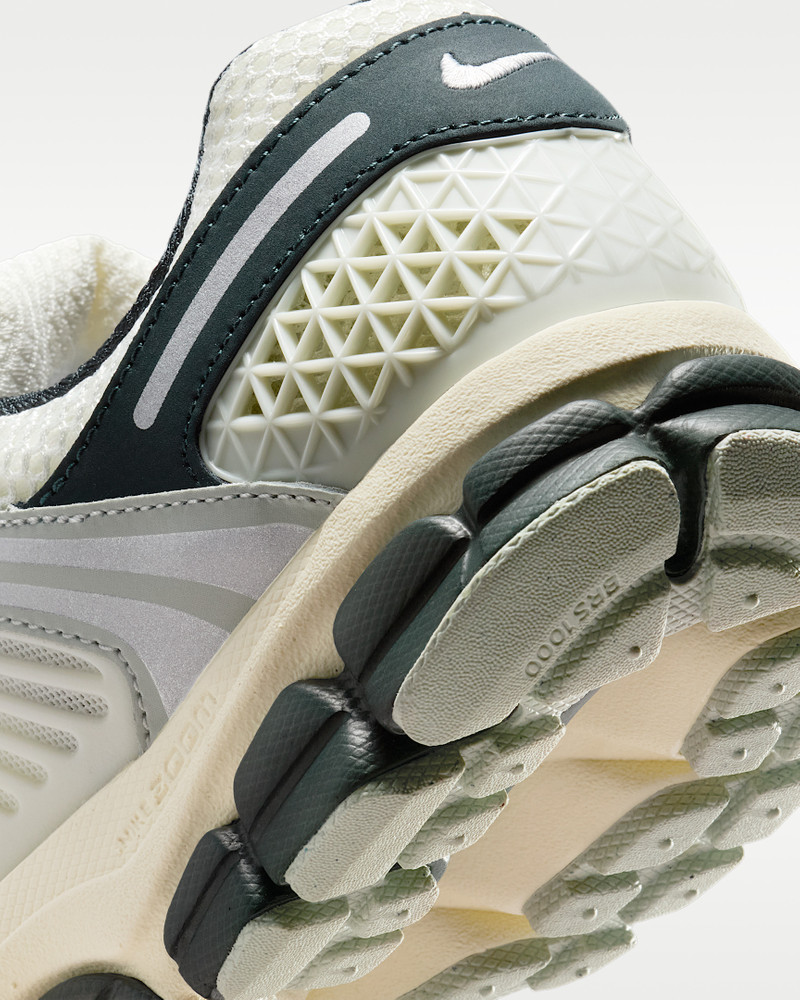 Nike Zoom Vomero 5 Women's Shoes 8