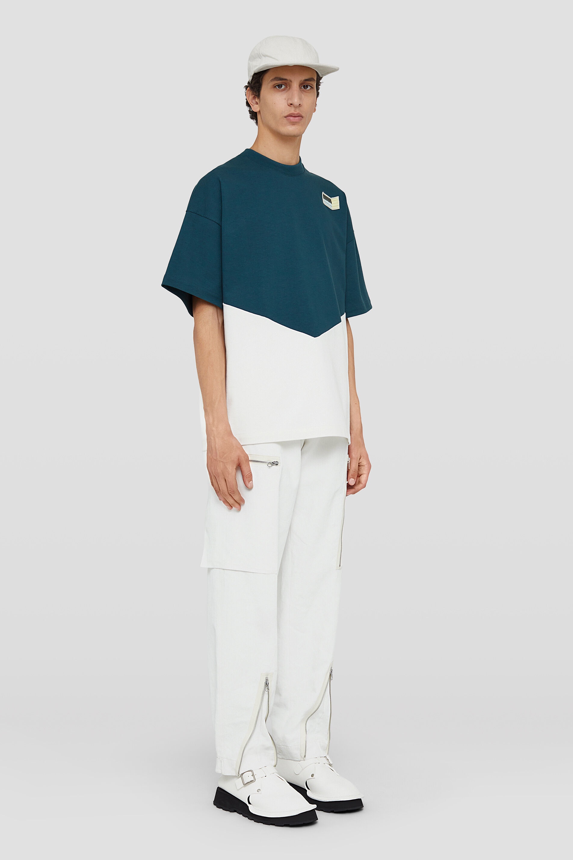 Graphic T-shirt - 3