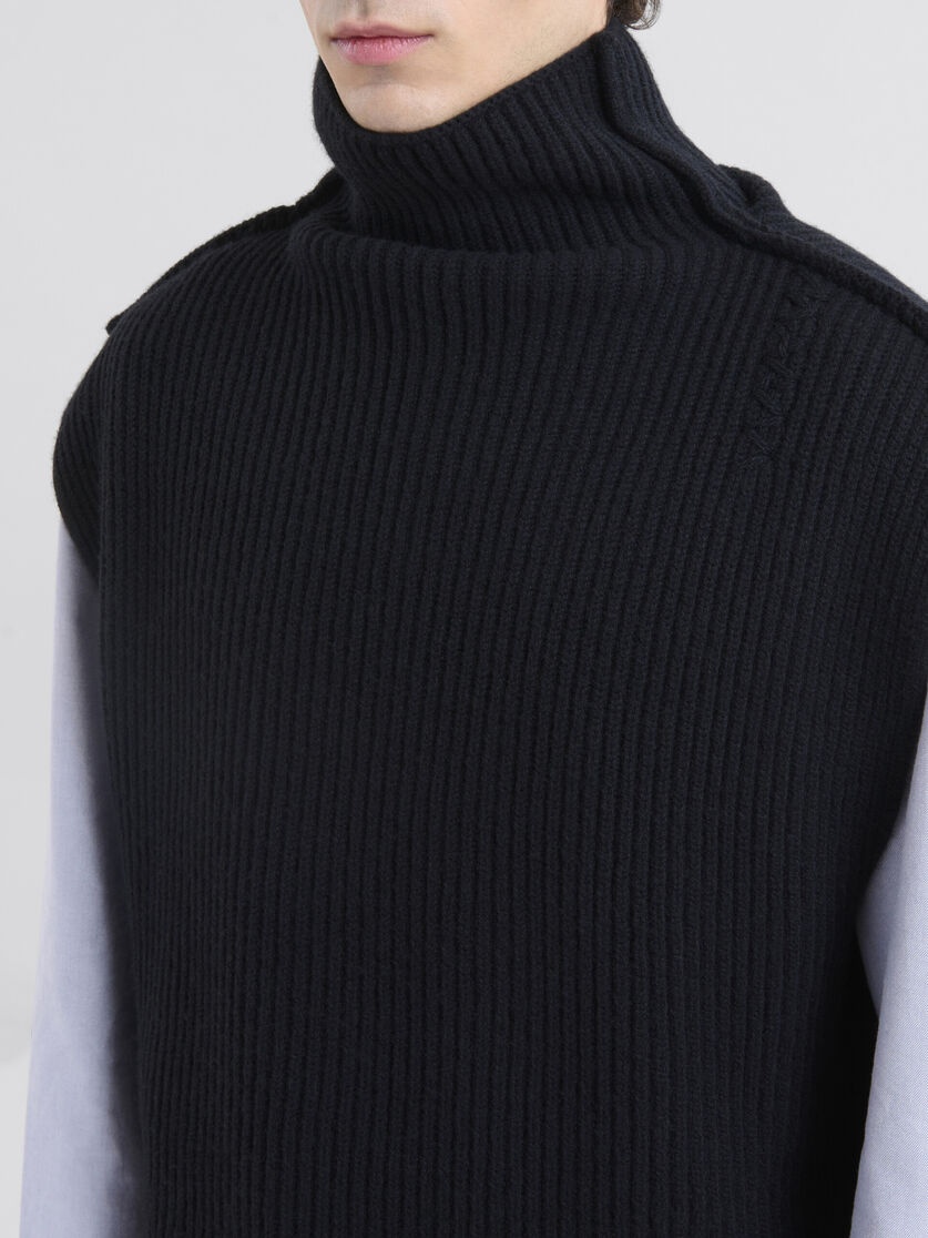 BLACK RIBBED WOOL VEST - 4