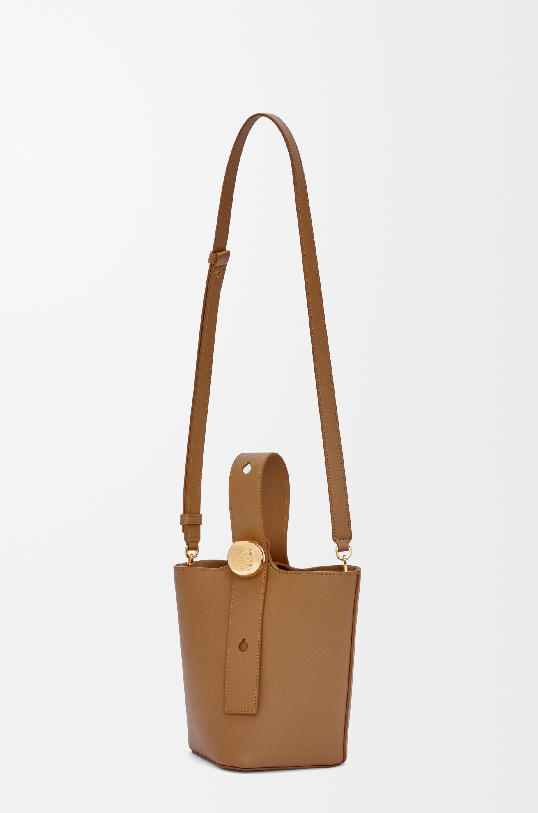 Mini Pebble Bucket bag in mellow calfskin - 6