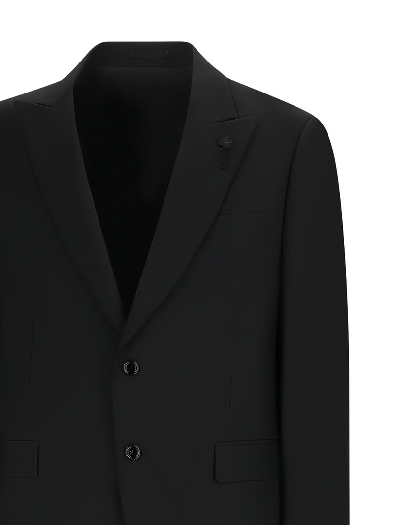 drop 7 lapel pin suit 3