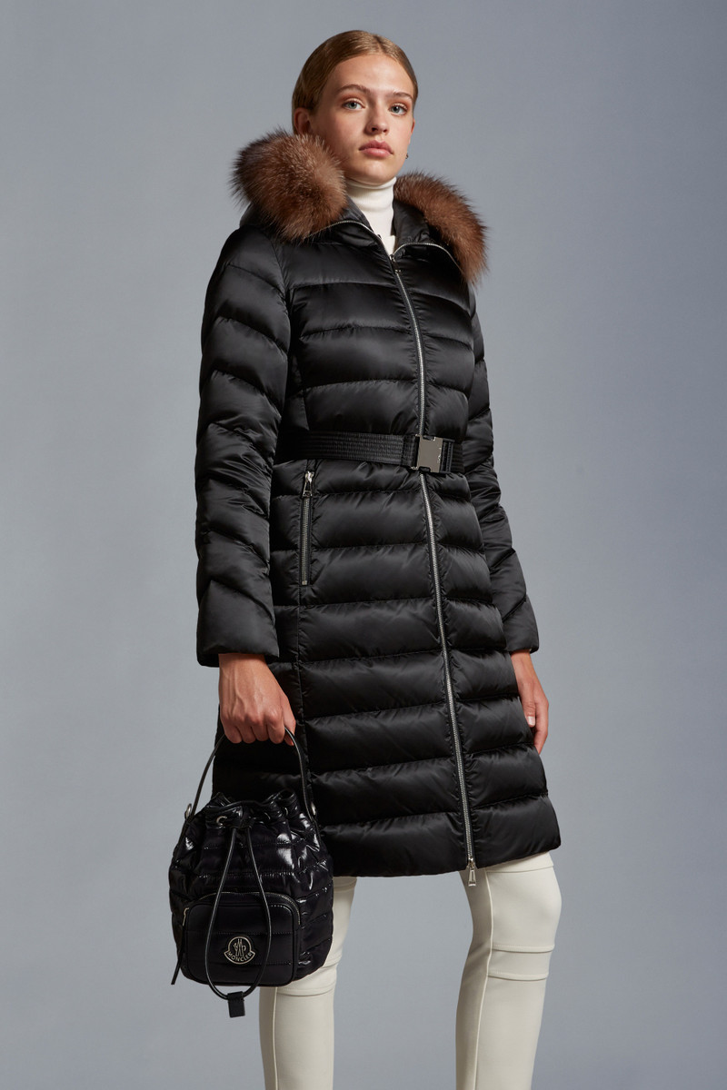 Moncler Kilia Bucket Bag outlook