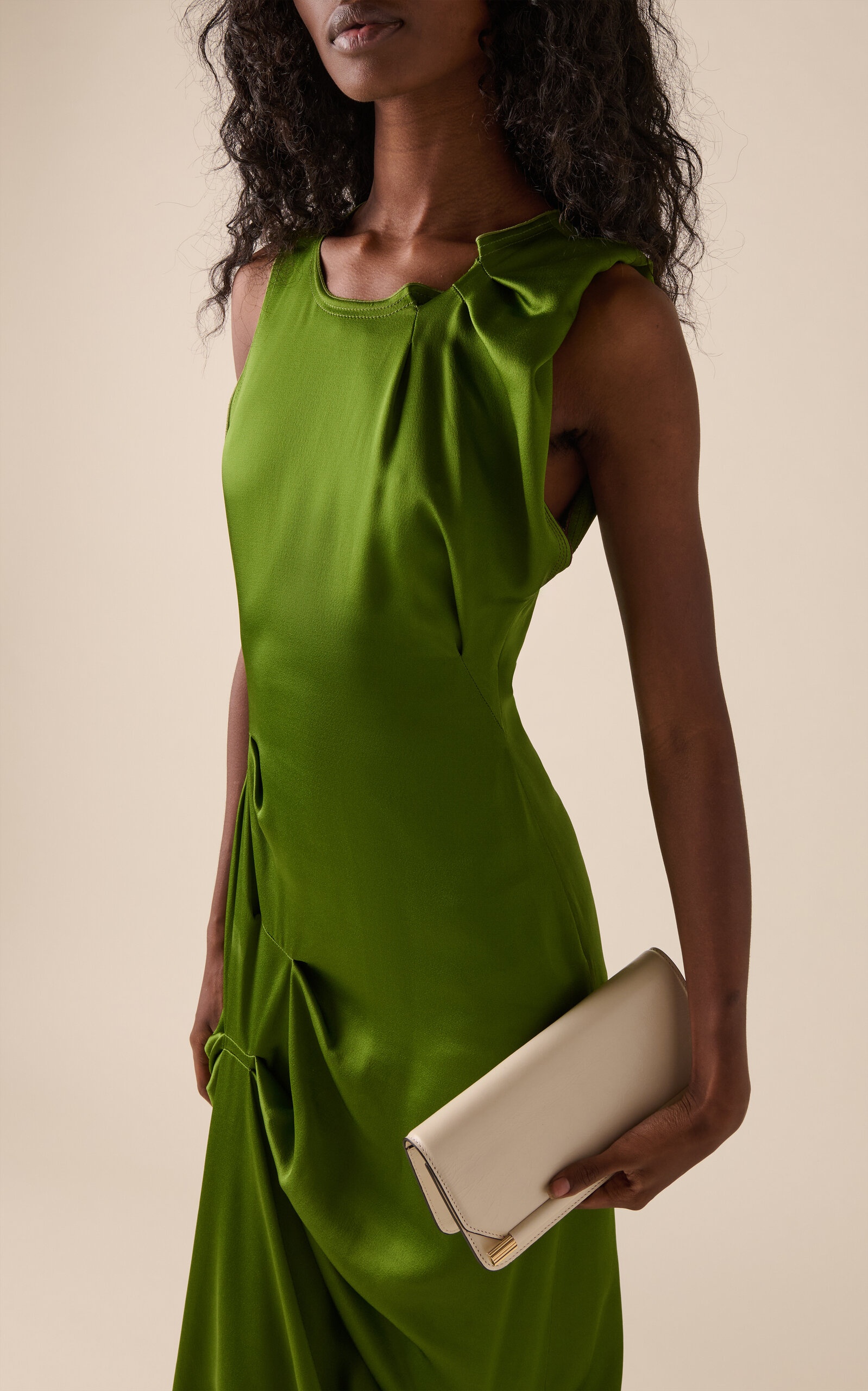 Exclusive Gathered Satin Midi Dress green - 4