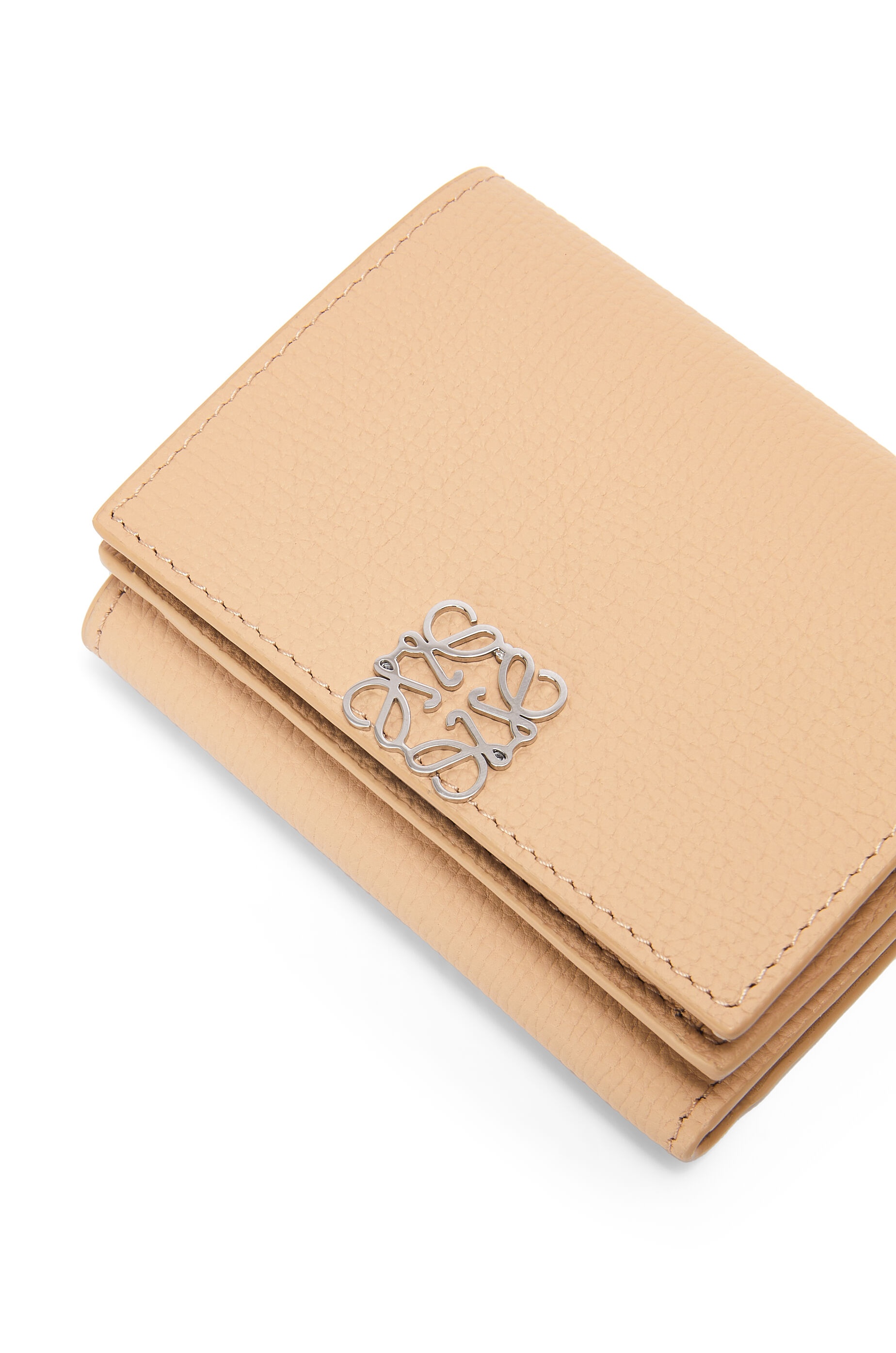 Anagram trifold wallet in pebble grain calfskin - 6