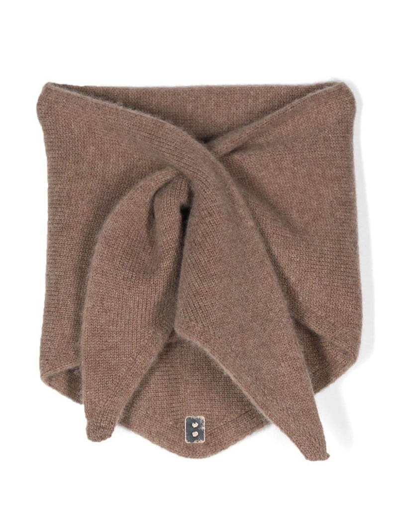 slide triangle scarf 1