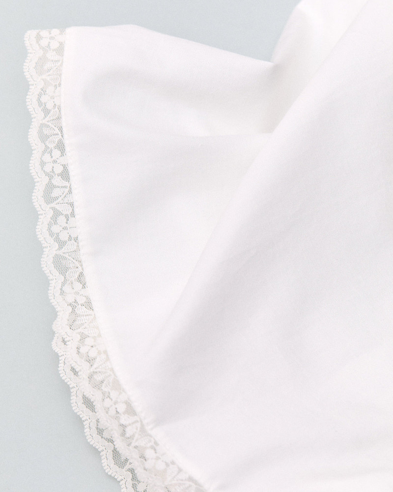 The Boxer White 7