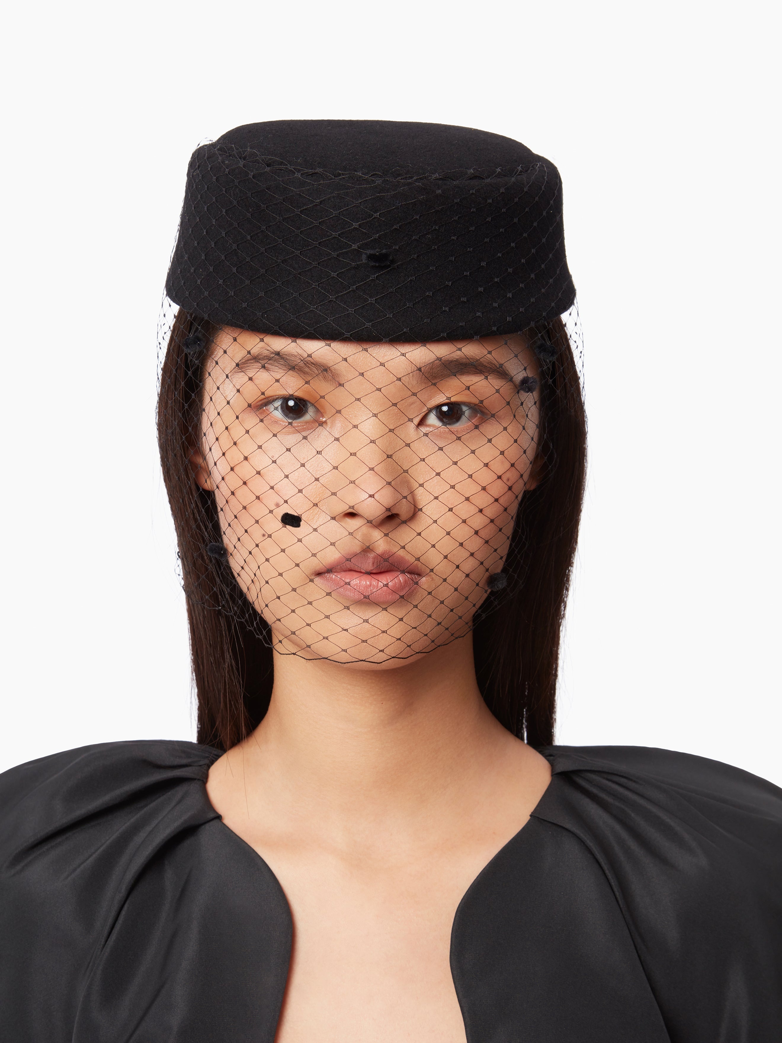 PILLBOX HAT WITH VEIL - 3