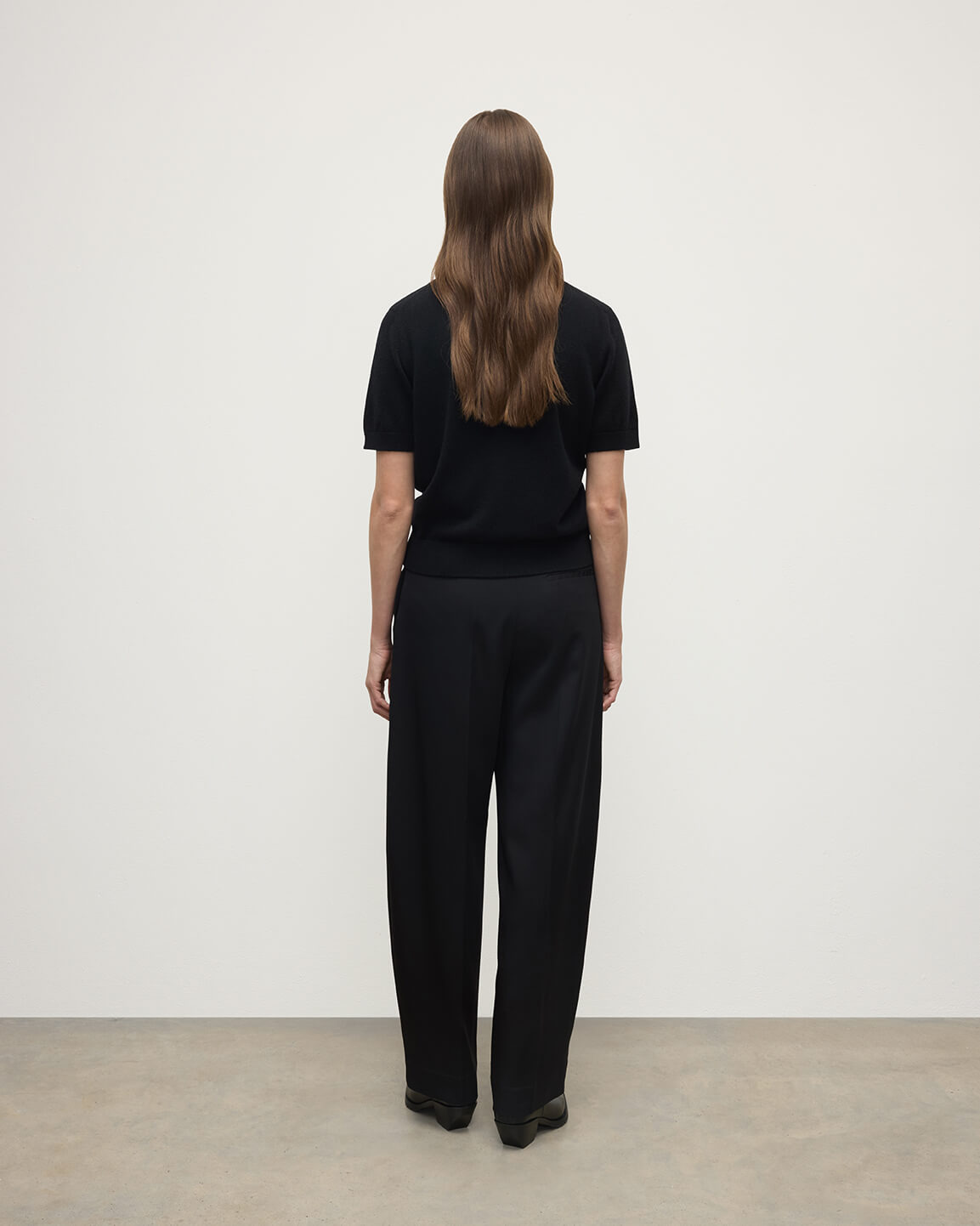 Classic Cashmere Black T-shirt - 4