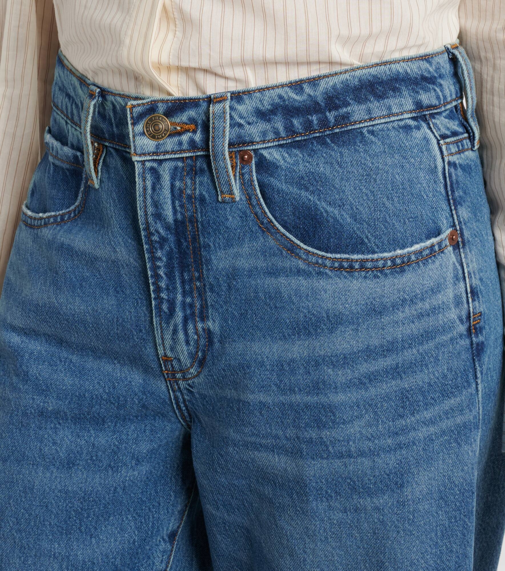 Low-rise barrel-leg jeans - 4