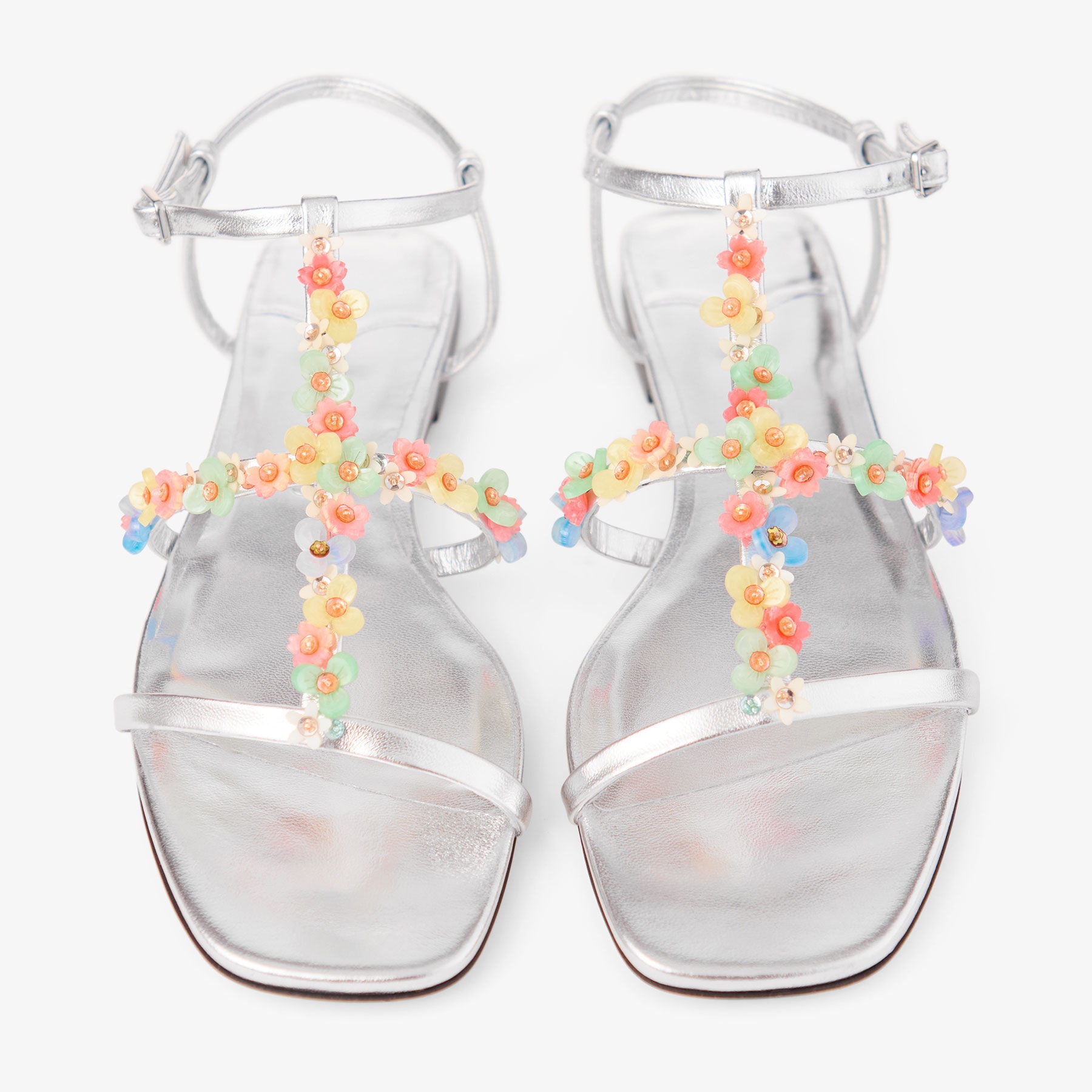 Gwyn Daisy Flat
Silver Metallic Nappa Sandal with Daisy Embroidery - 5
