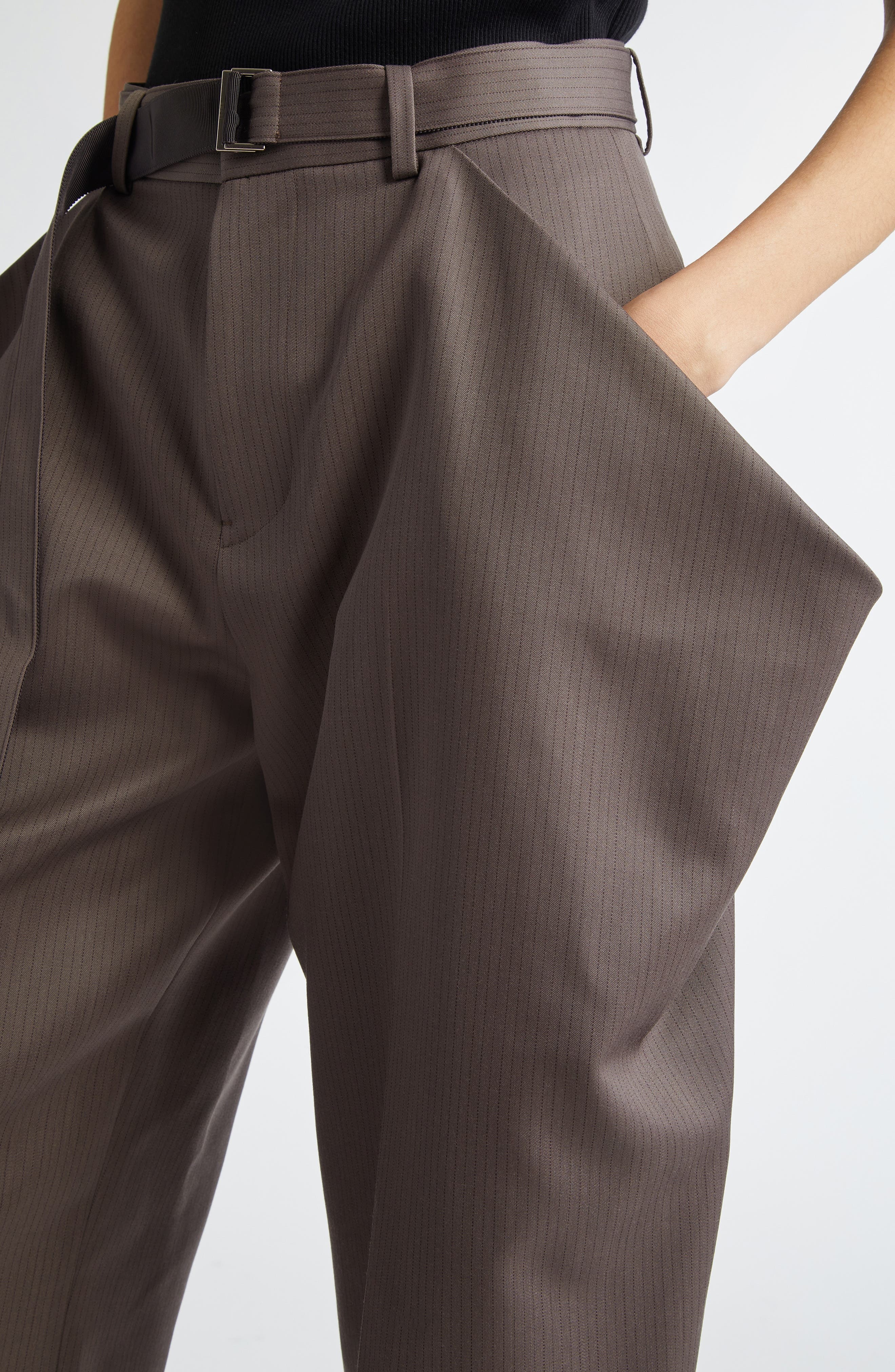 ■sacai■サカイ■Pinstripe Belted Wool Doeskin Crop Pants■ sacai Sacai Pinstripe Belted Wool Doeskin Crop Pants in