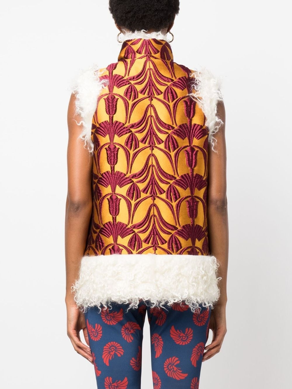 patterned-brocade shearling-trim vest - 4