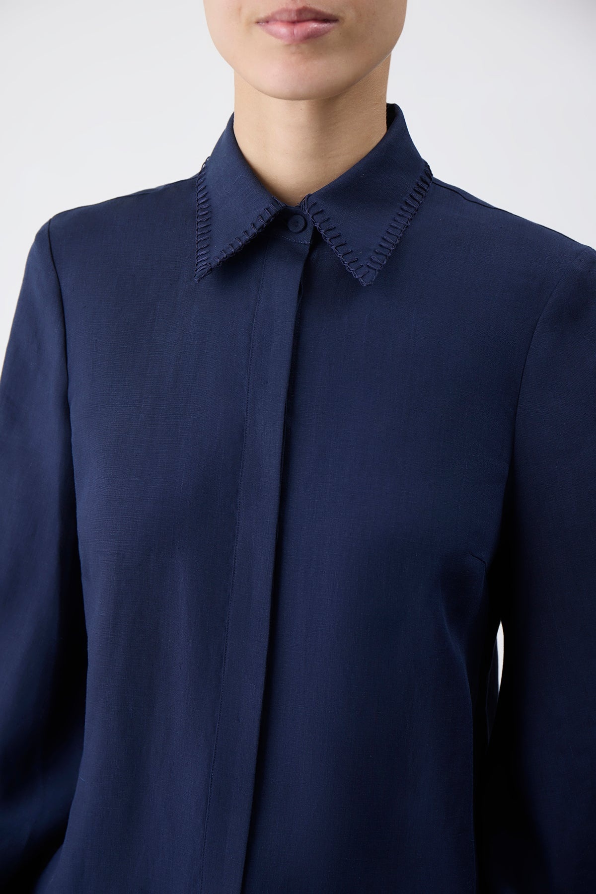 Delmer Top in Navy Aloe Linen - 5