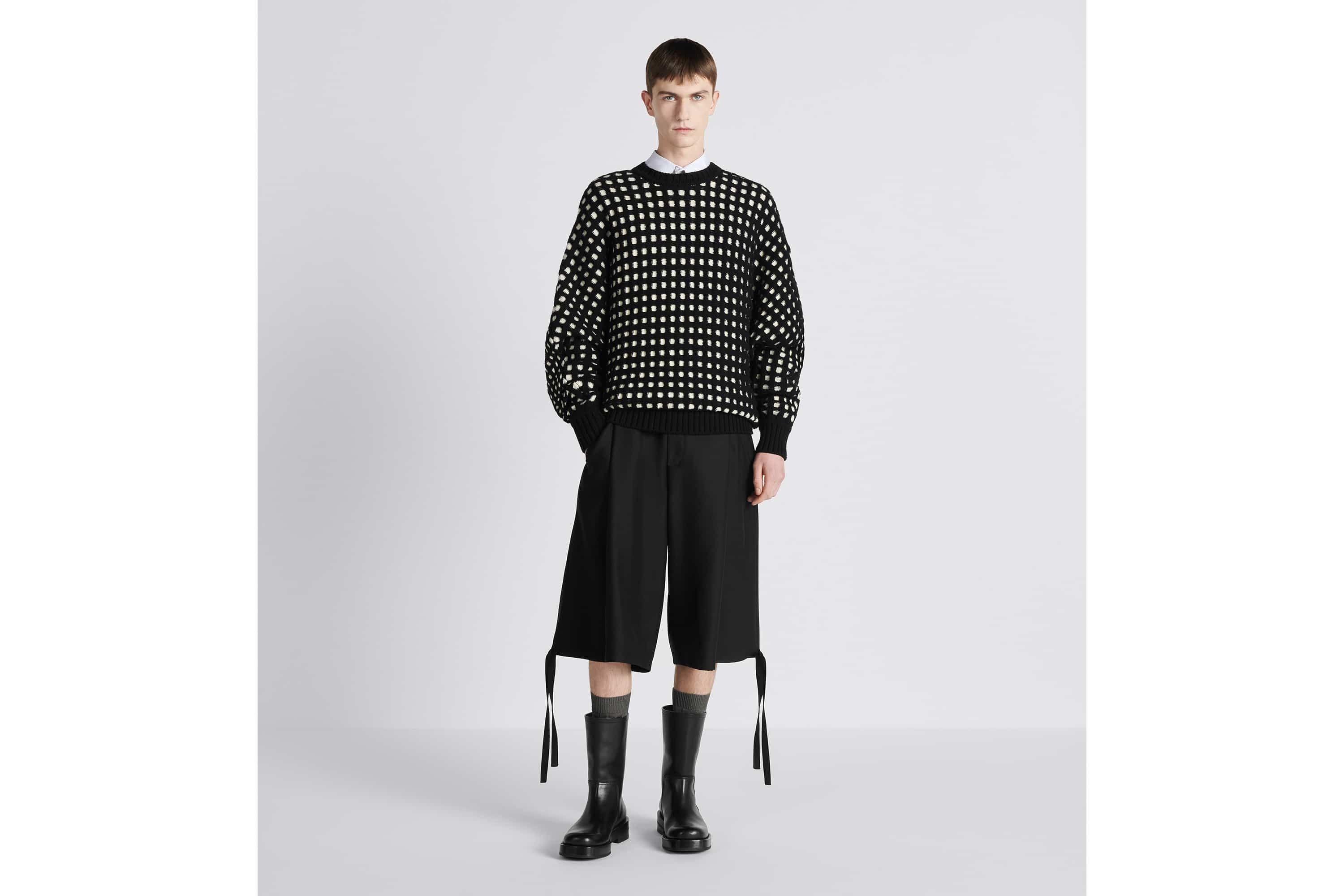 Wide-Fit Bermuda Shorts - 4