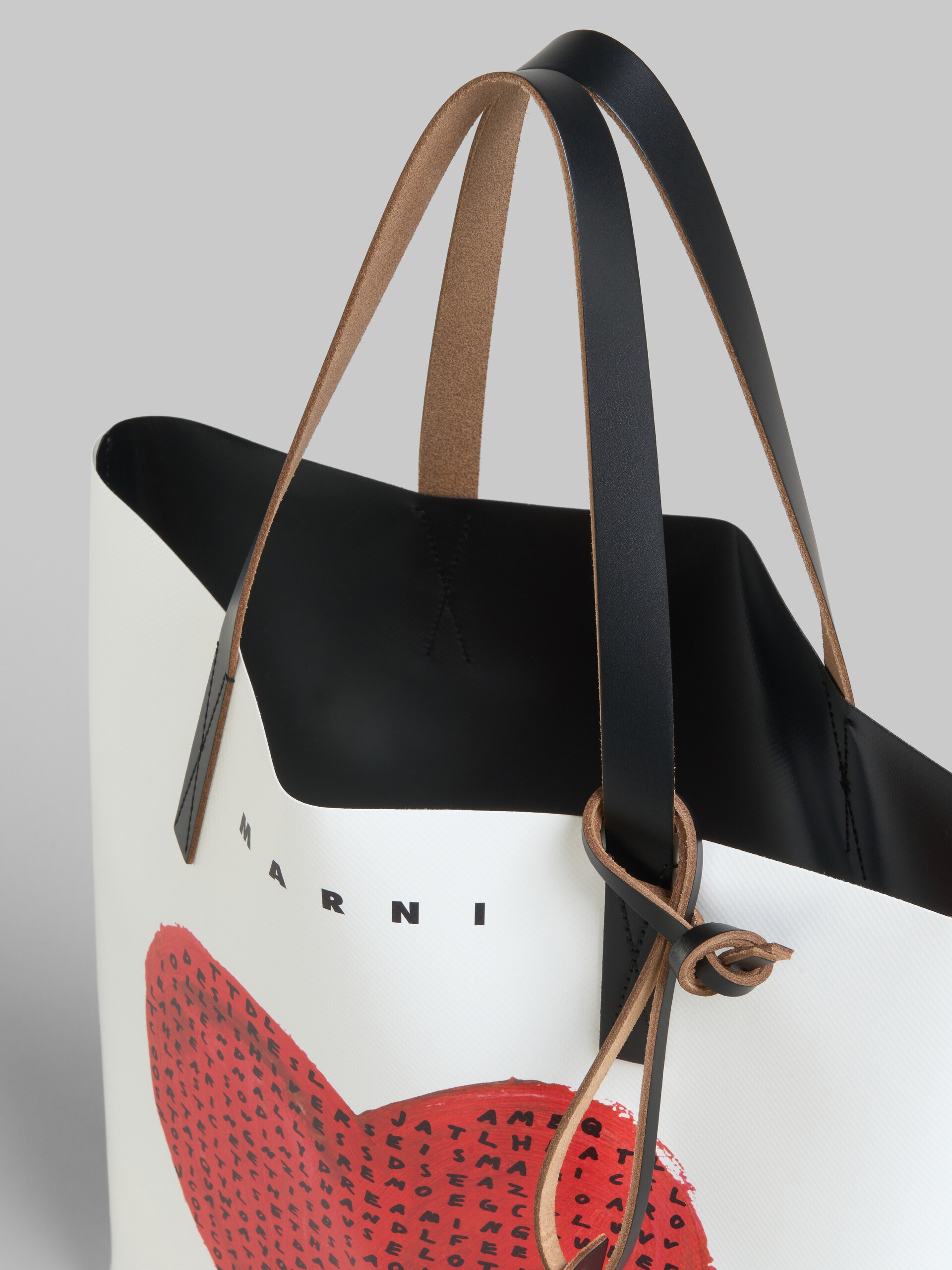 WHITE TOTE WITH WORDSEARCH HEART PRINT - 4