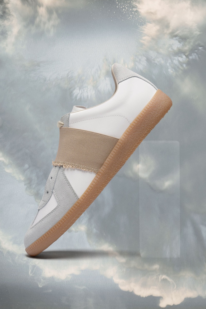 Maison Margiela Replica elastic band sneaker outlook