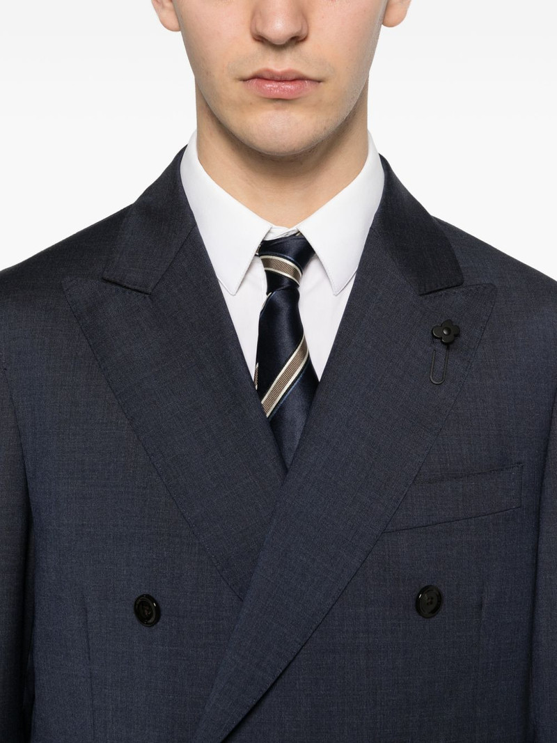 double-breasted suit 4