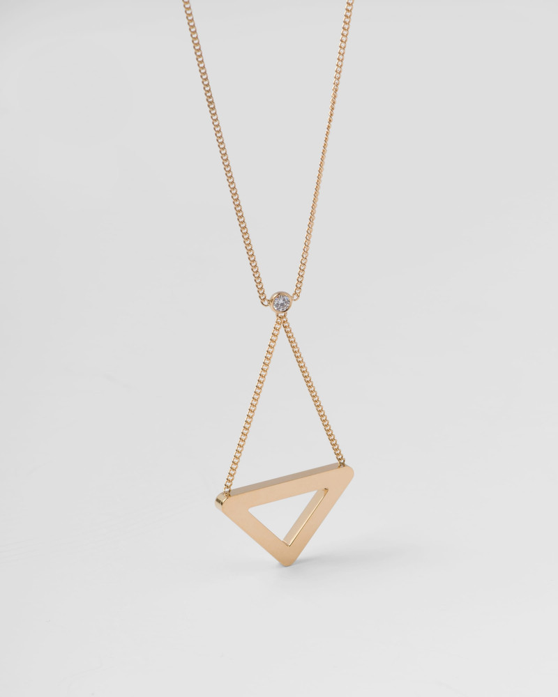 Eternal Gold cut-out pendant necklace in yellow gold 3