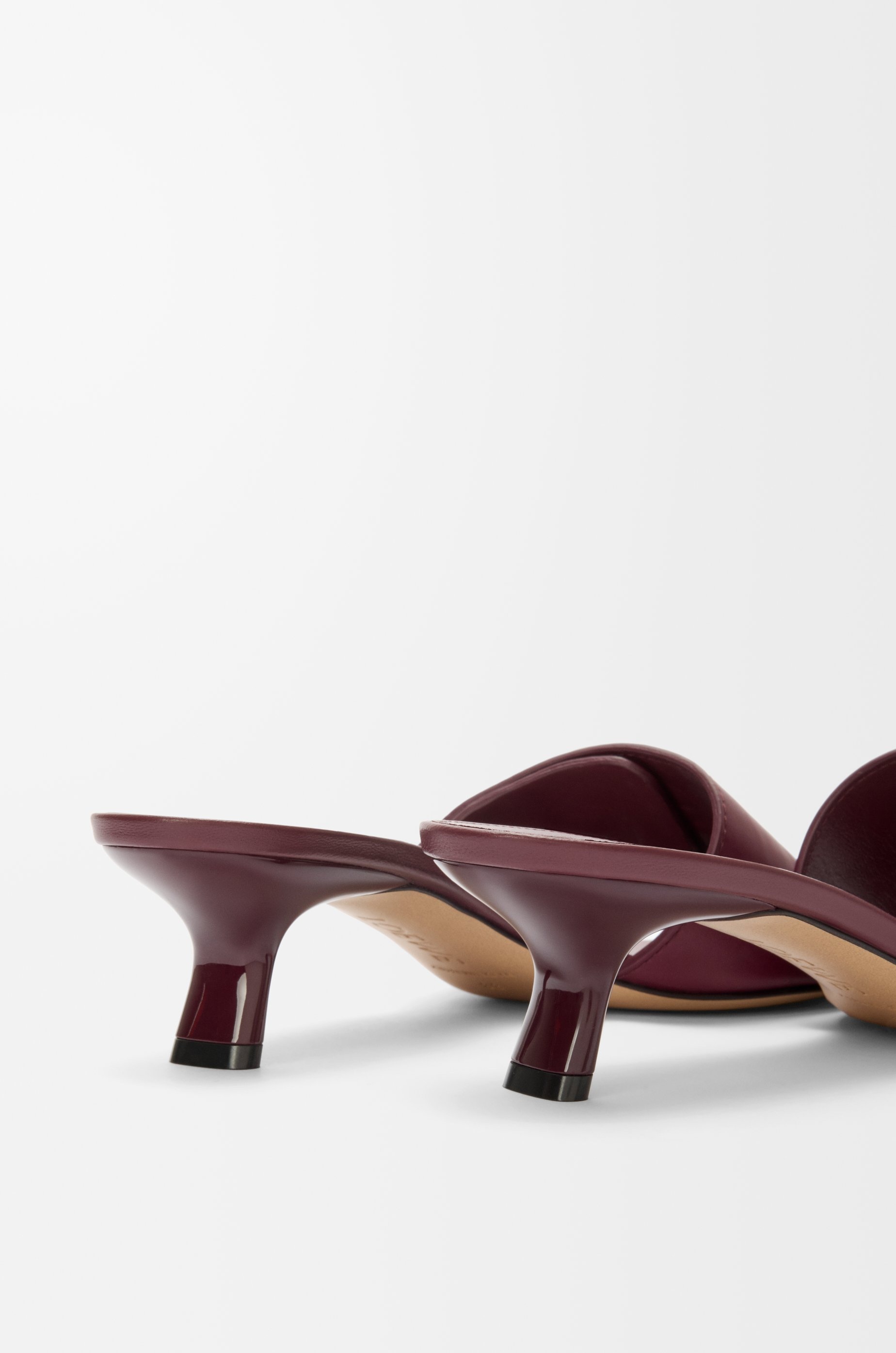 Pebble slide in soft calfskin - 5