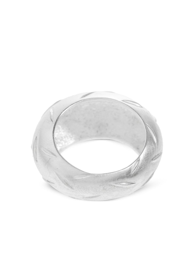 engraved ring 3