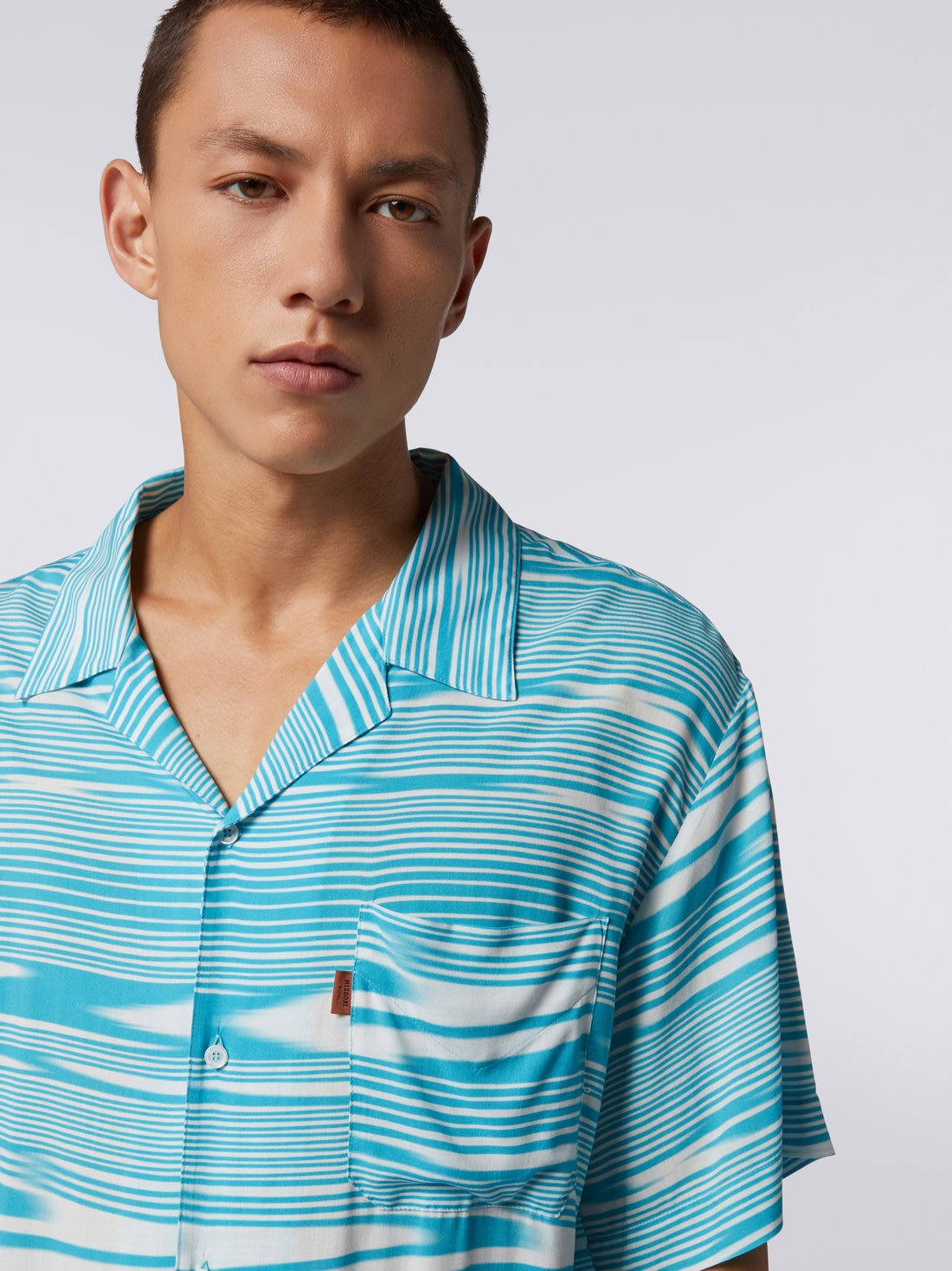 Short-sleeved viscose bowling shirt - 5
