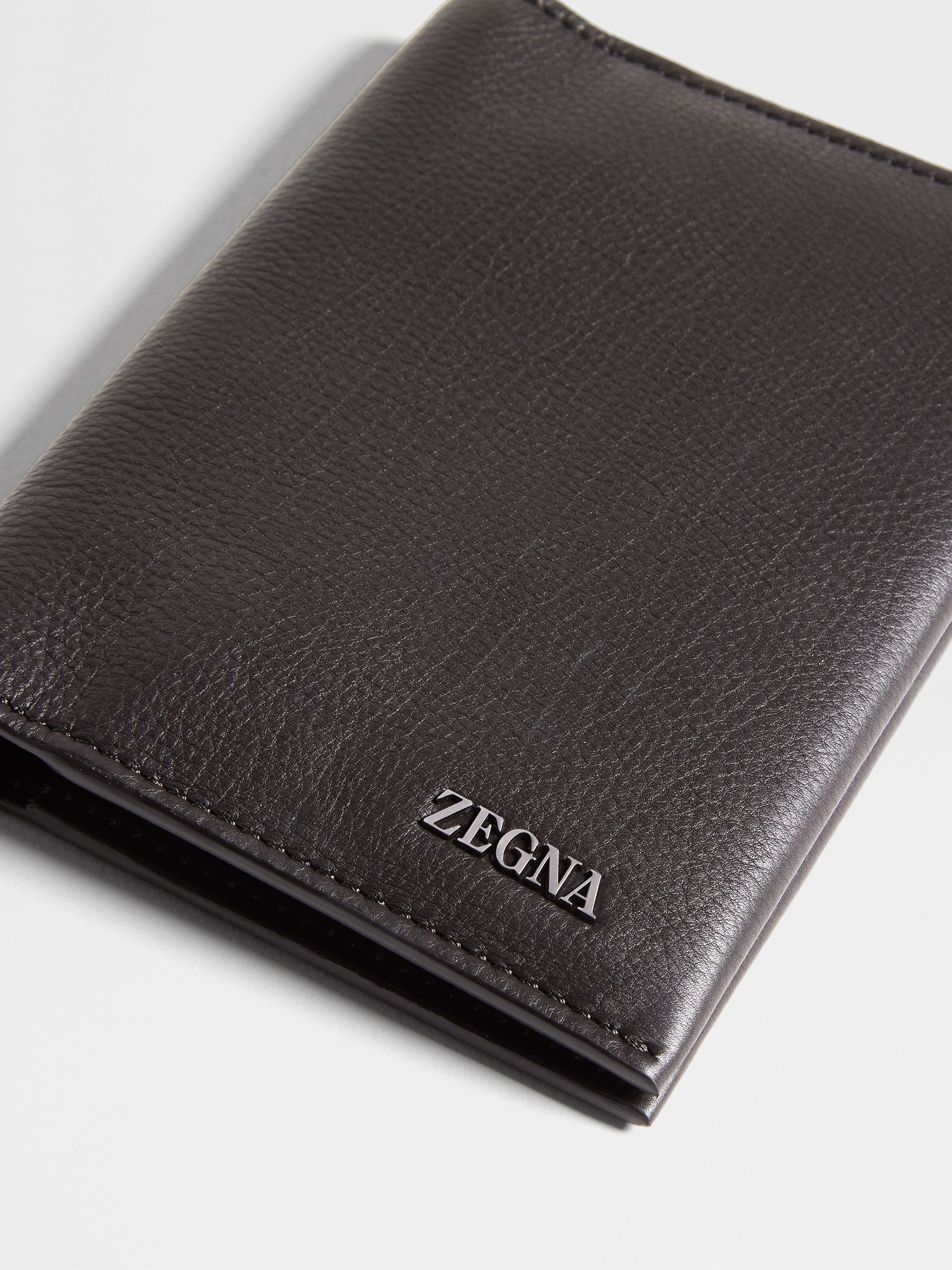 DARK BROWN SECONDSKIN PASSPORT CASE - 5