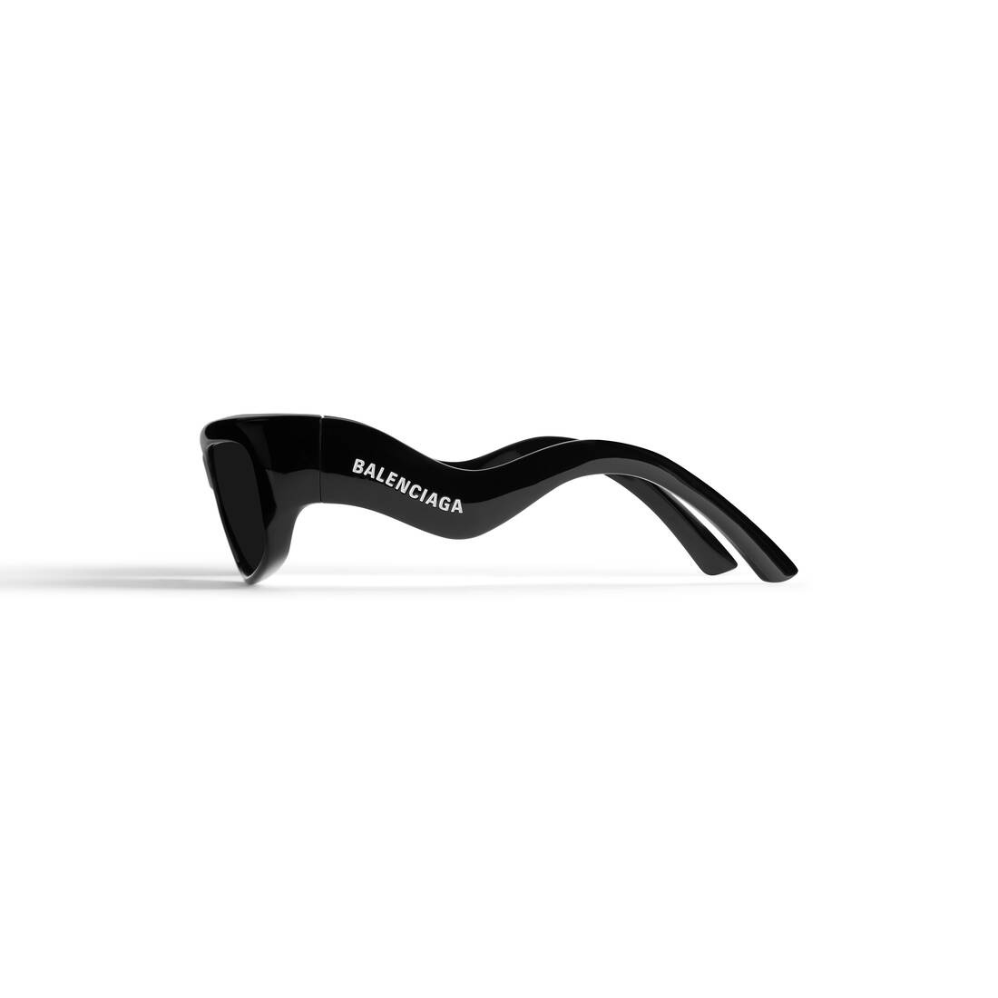 Hamptons Rectangle Sunglasses in Black - 4