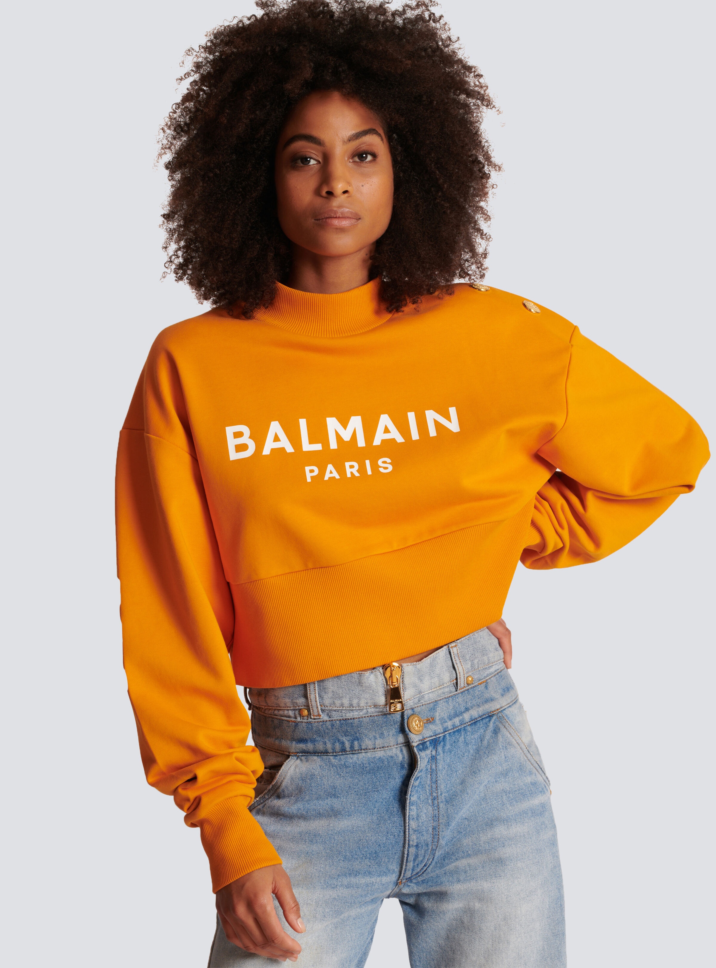 Eco-responsible cotton cropped sweatshirt with Balmain logo print - 6