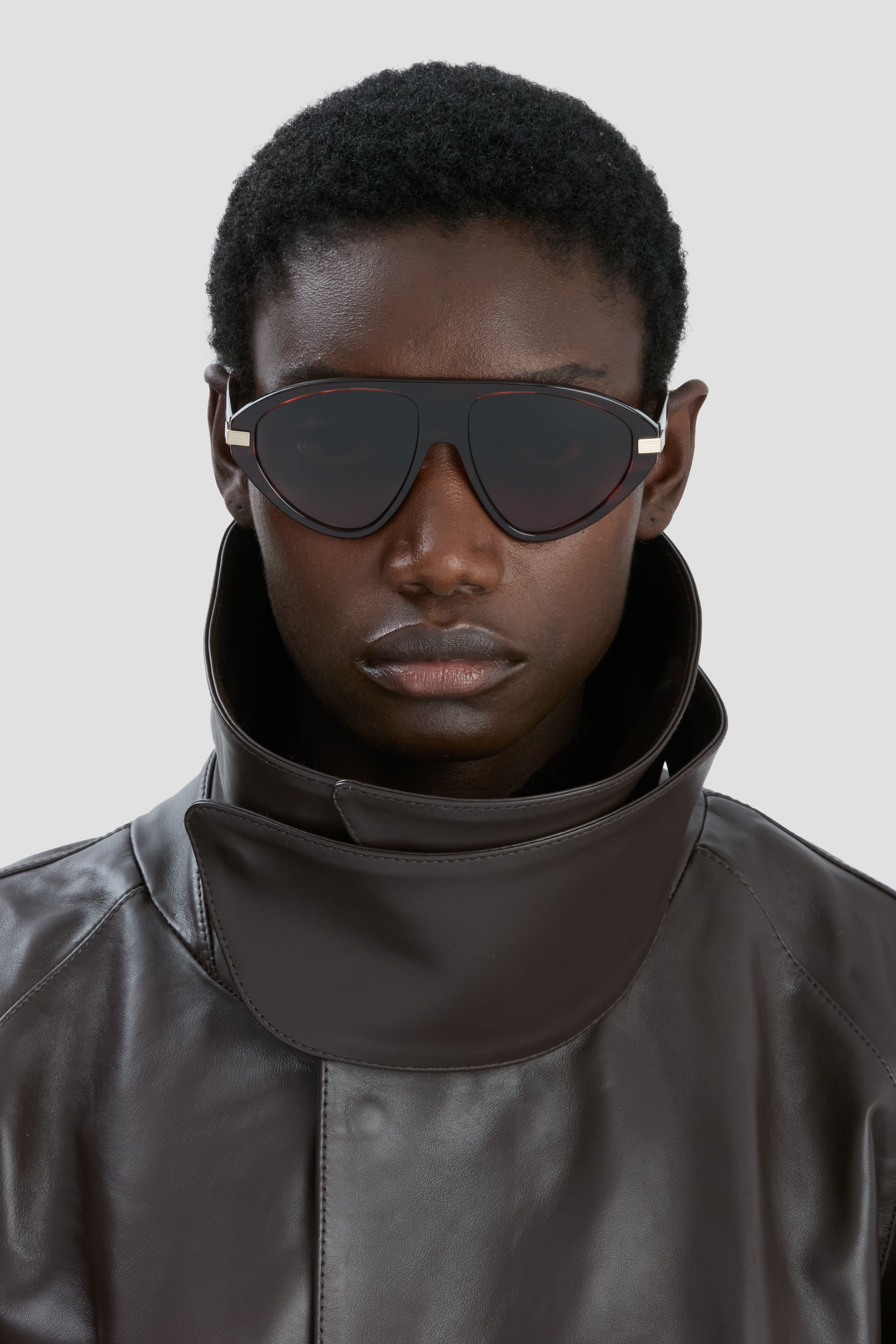 Visor Hinge-Detail Sunglasses in Striped Wine - 3