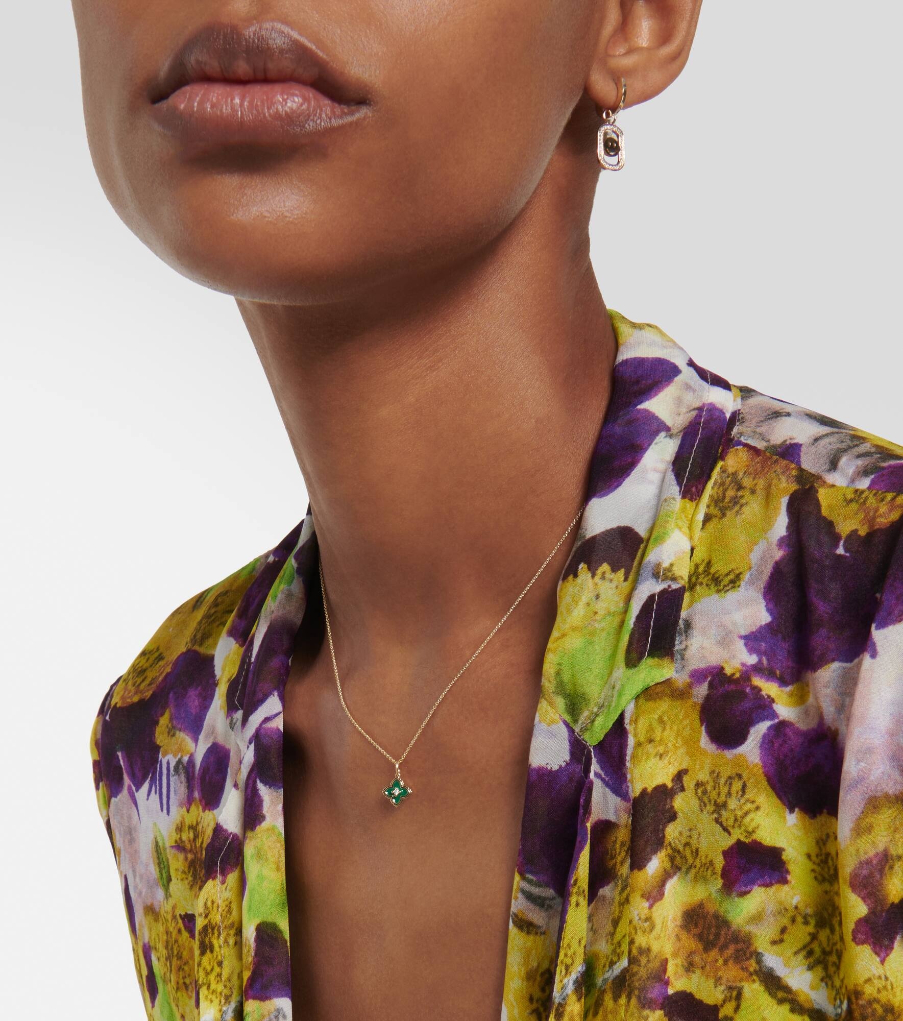 Mini Moroccan 14kt gold necklace with enamel and diamond - 5