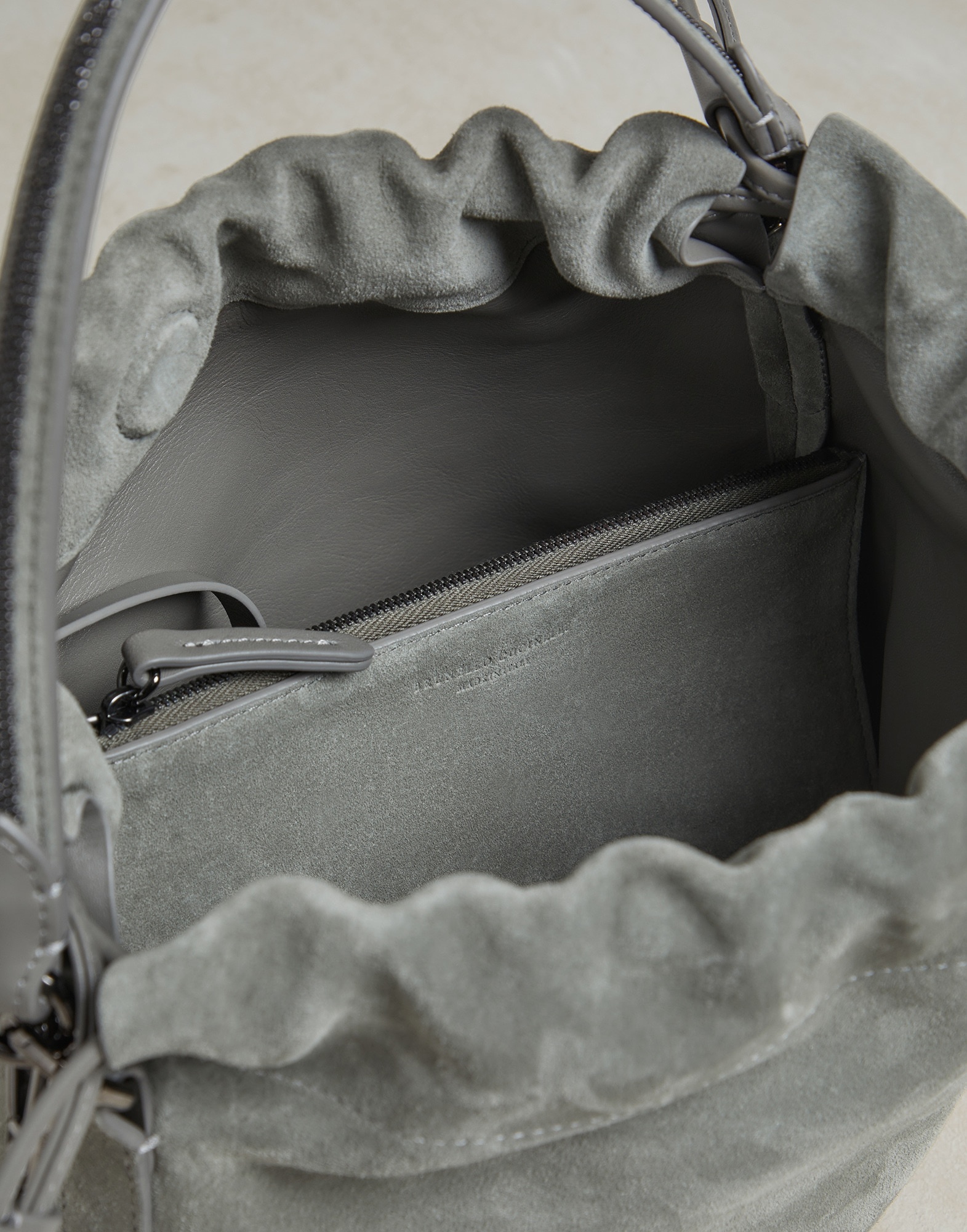Suede bucket bag with precious handle - 5
