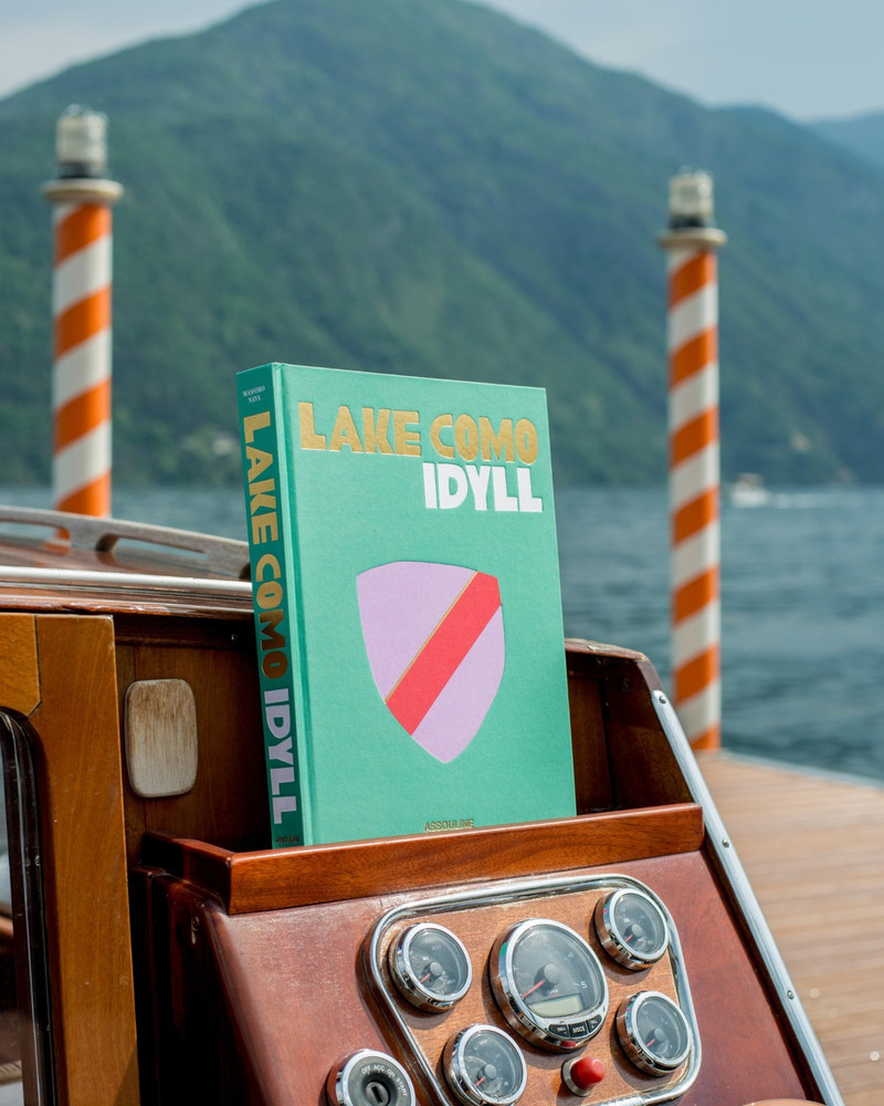 ASSOULINE Lake Como Idyll outlook