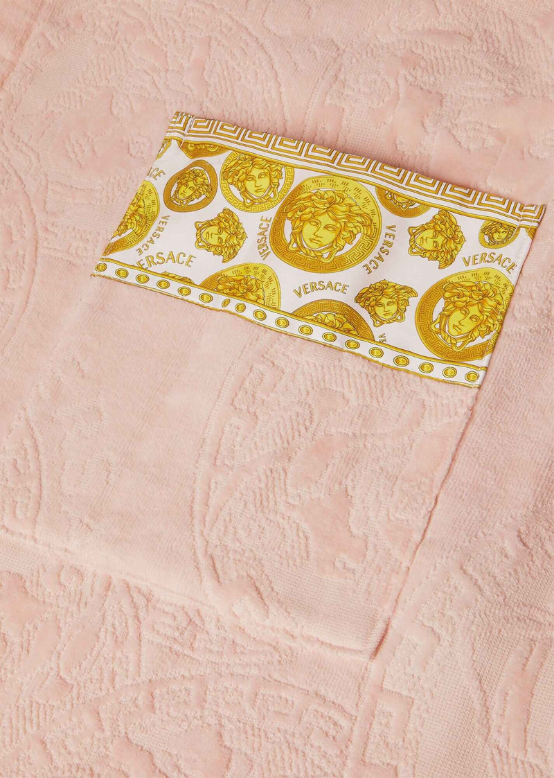 Medusa Amplified bathrobe 4