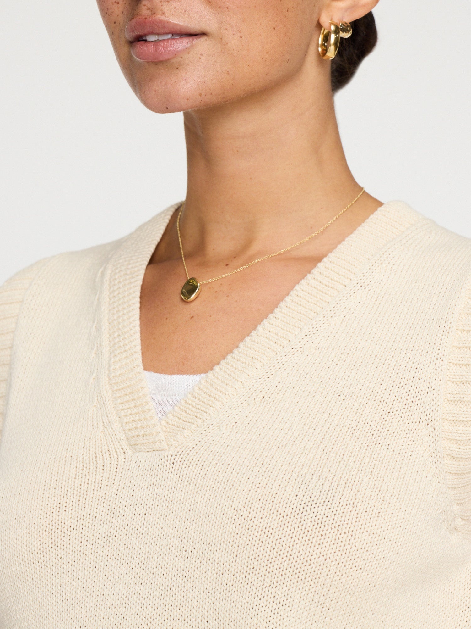 The Hugo Sleeveless Looker - 7
