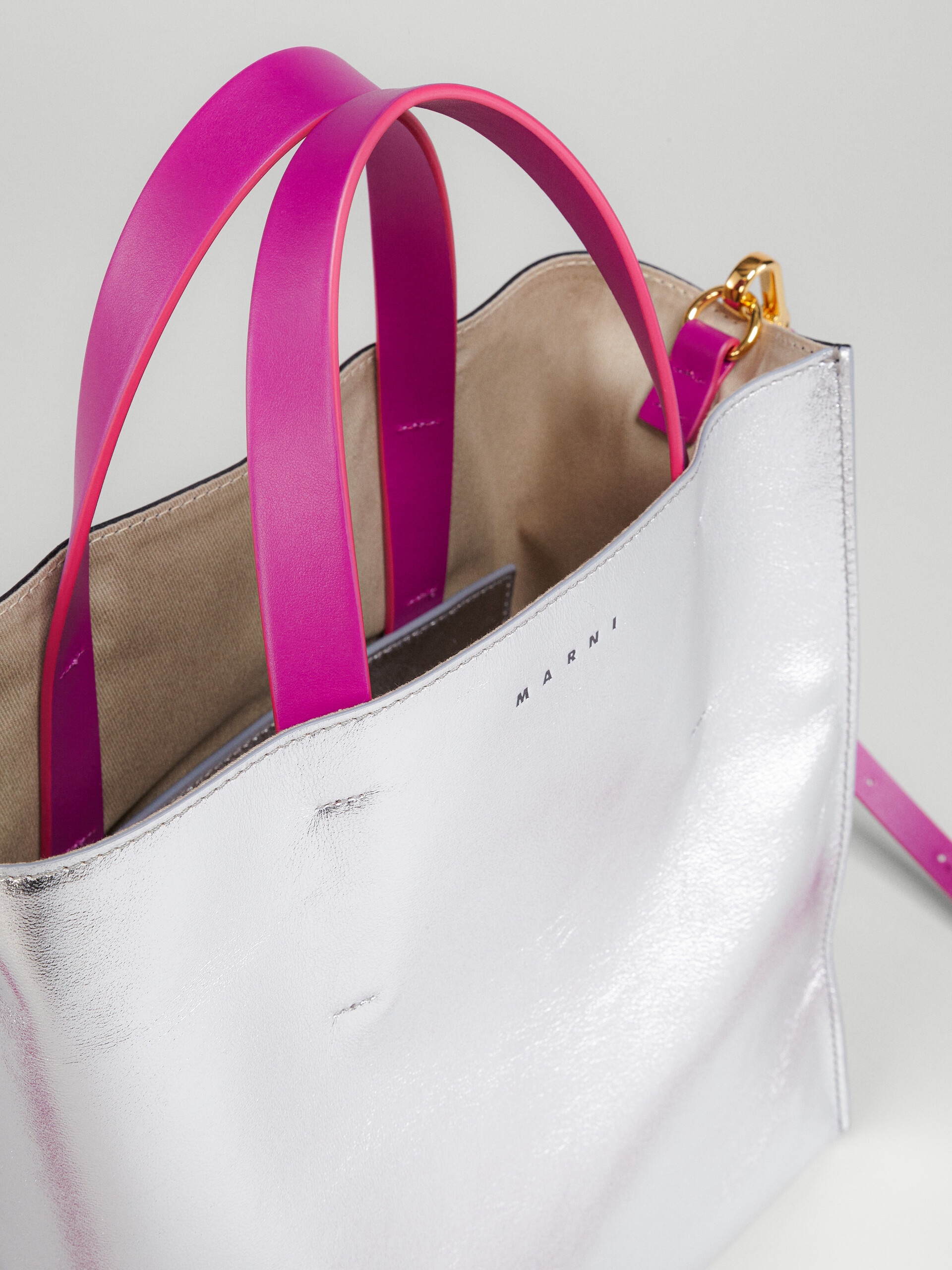 MUSEO SOFT SMALL BAG IN SILVER AND BLACK METALLIC LEATHER - 4